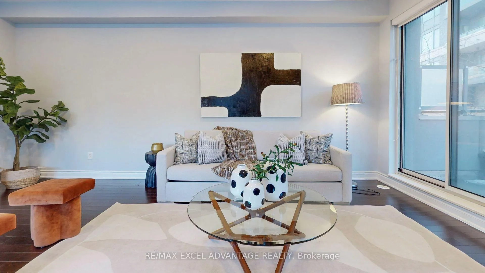 Photo 7 of 301 South Park Road, Markham, Commerce Valley — HOMEH