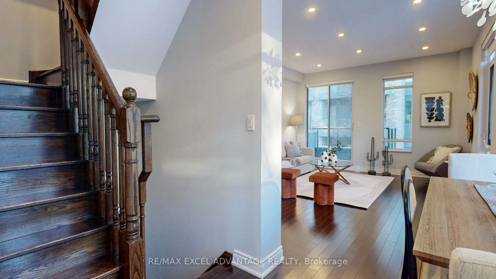 Photo 8 of 301 South Park Road, Markham, Commerce Valley — HOMEH