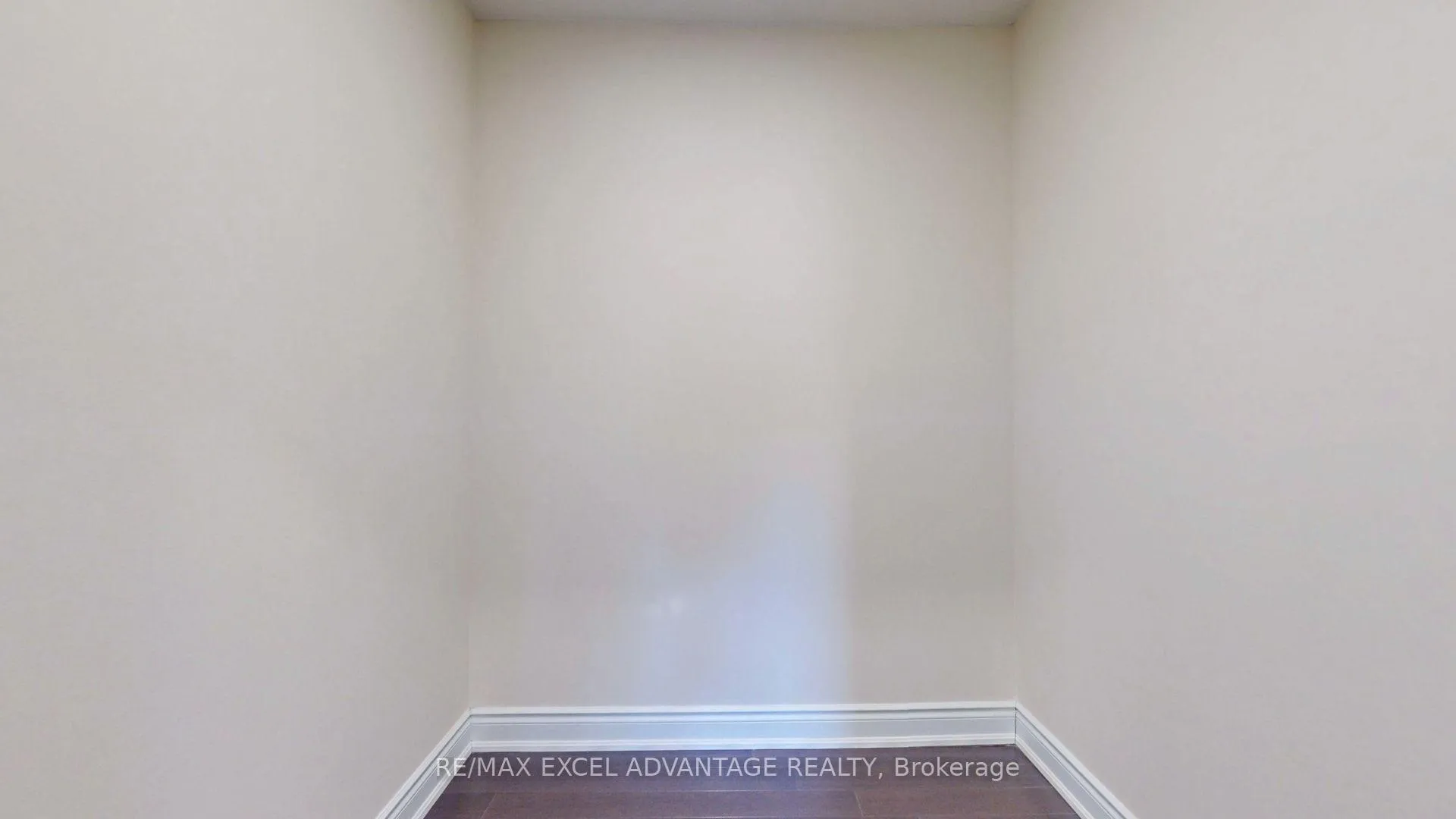 Photo 16 of 301 South Park Road, Markham, Commerce Valley — HOMEH