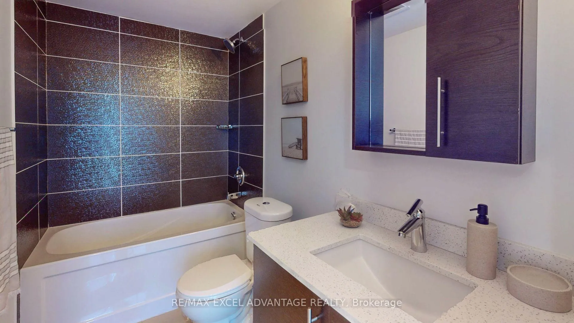 Photo 30 of 301 South Park Road, Markham, Commerce Valley — HOMEH