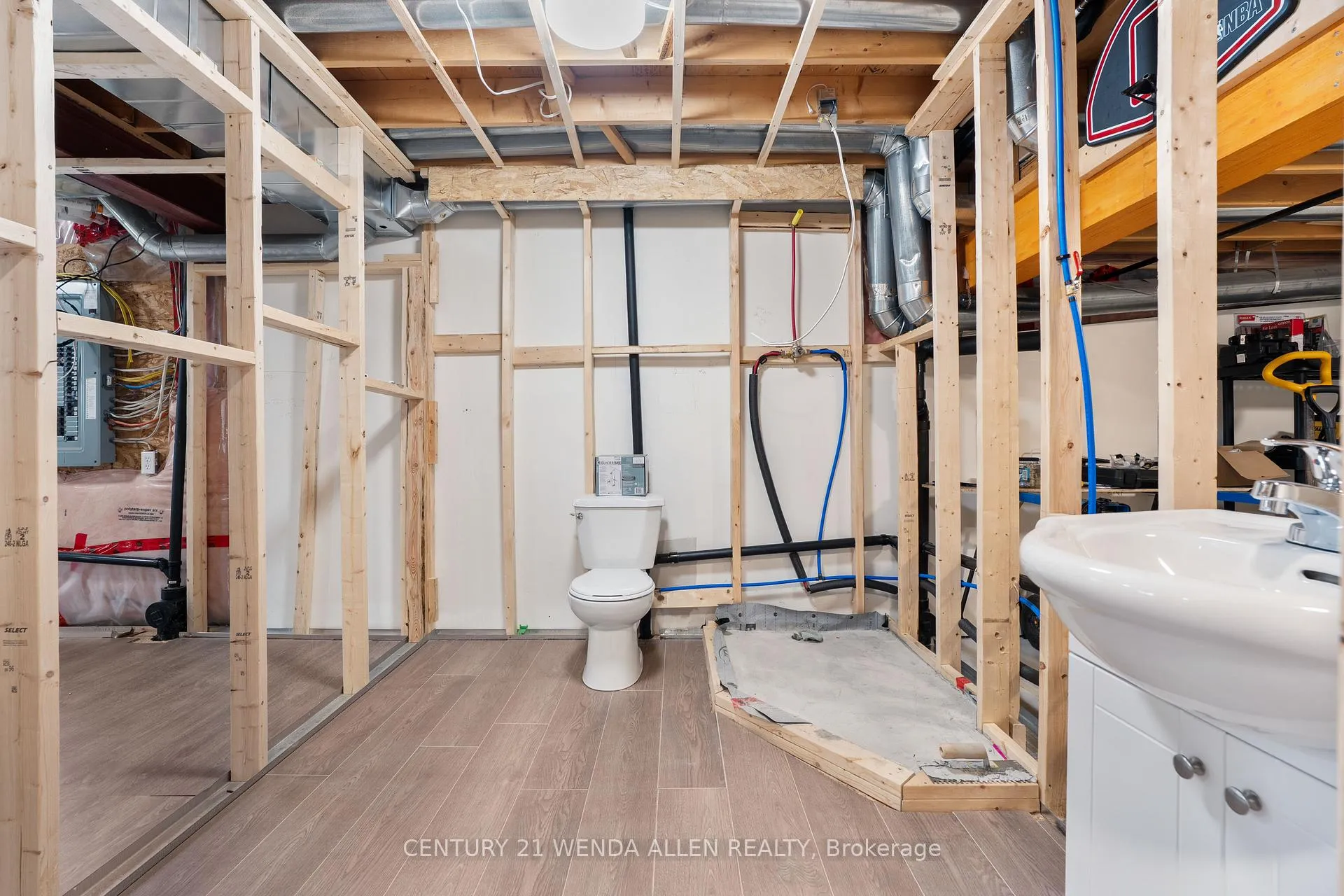 Photo 39 of 566 Oldman Road, Oshawa, Eastdale — HOMEH
