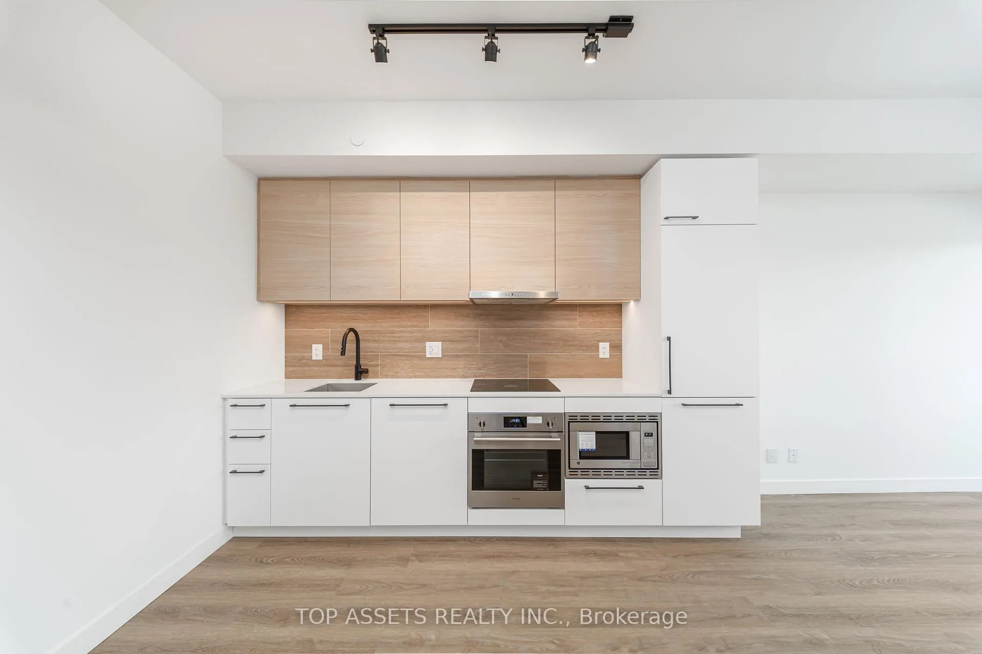 Photo 5 of Unit 311, 1050 Eastern Avenue, Toronto, Greenwood-Coxwell — HOMEH