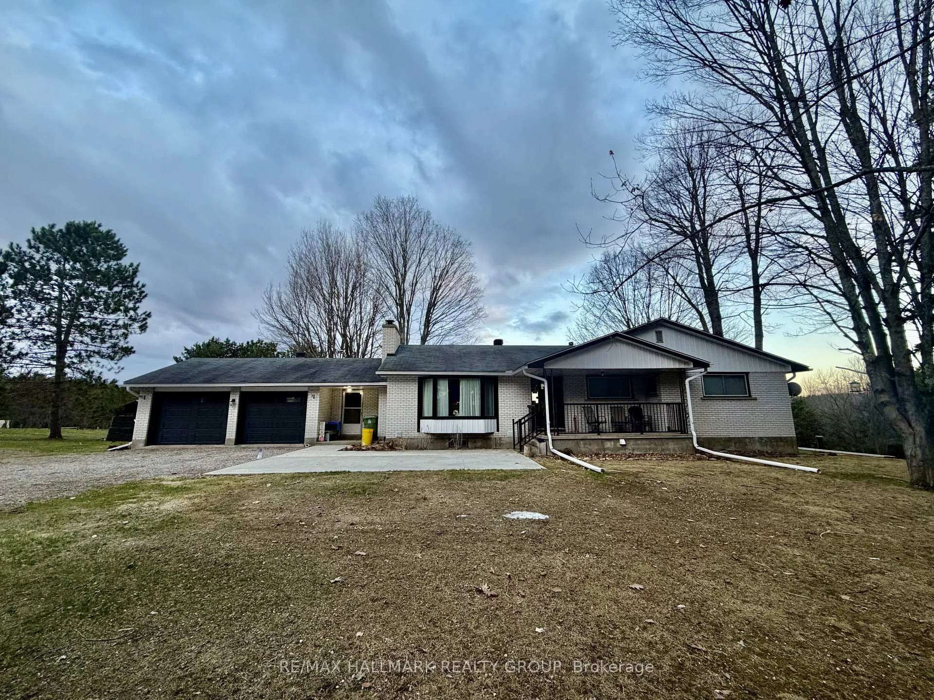 Front of 9950 Round Lake Road