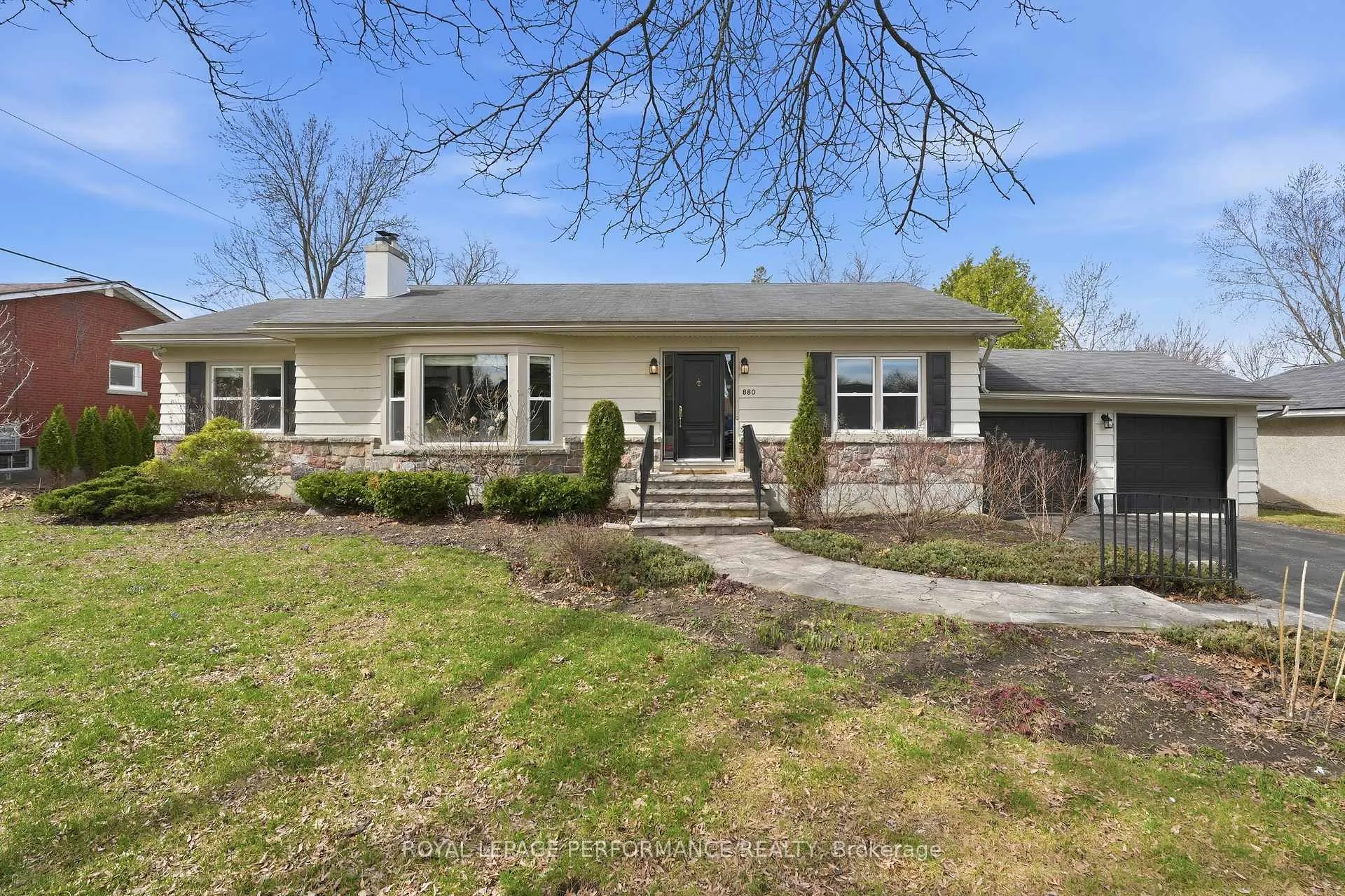 Photo 1 of 880 Melwood Avenue, Ottawa, McKellar Heights/Glabar Park — HOMEH