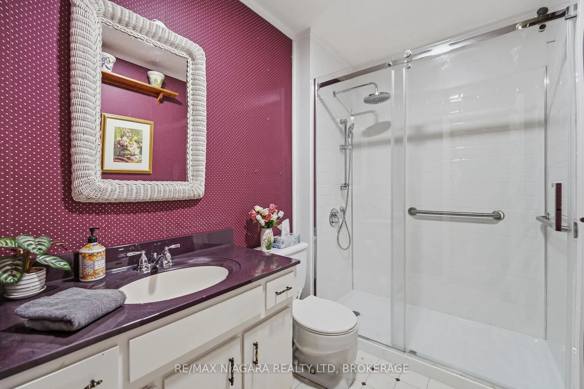 Photo 16 of 277 Lakeshore Road, St. Catharines, Lakeshore — HOMEH