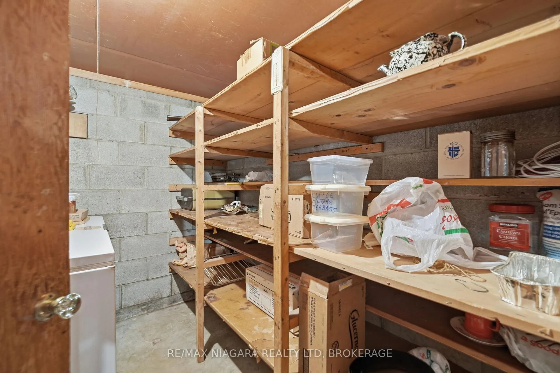 Photo 20 of 277 Lakeshore Road, St. Catharines, Lakeshore — HOMEH