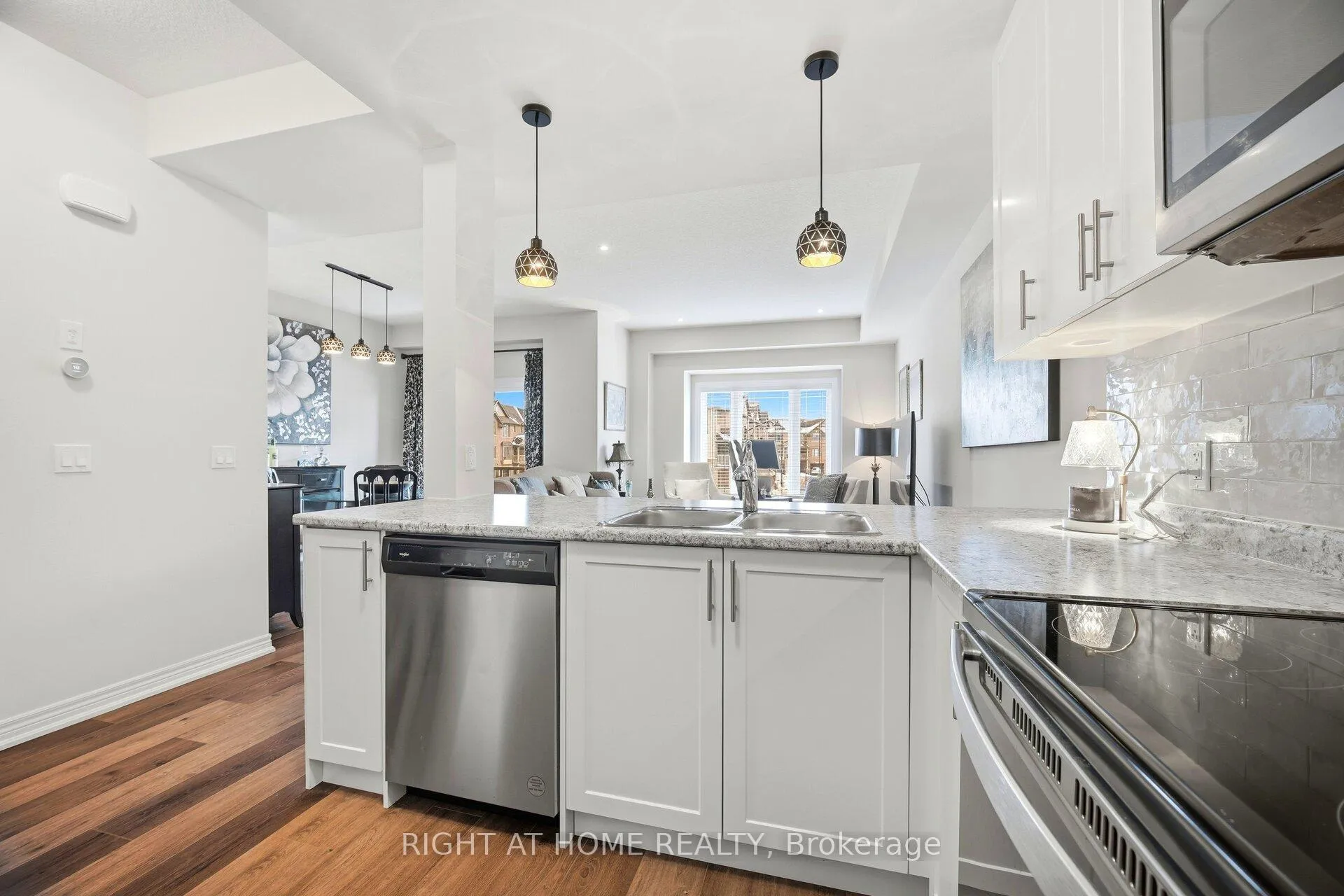 Photo 1 of Unit 61, 19 Picardy Drive, Hamilton, Stoney Creek Mountain — HOMEH