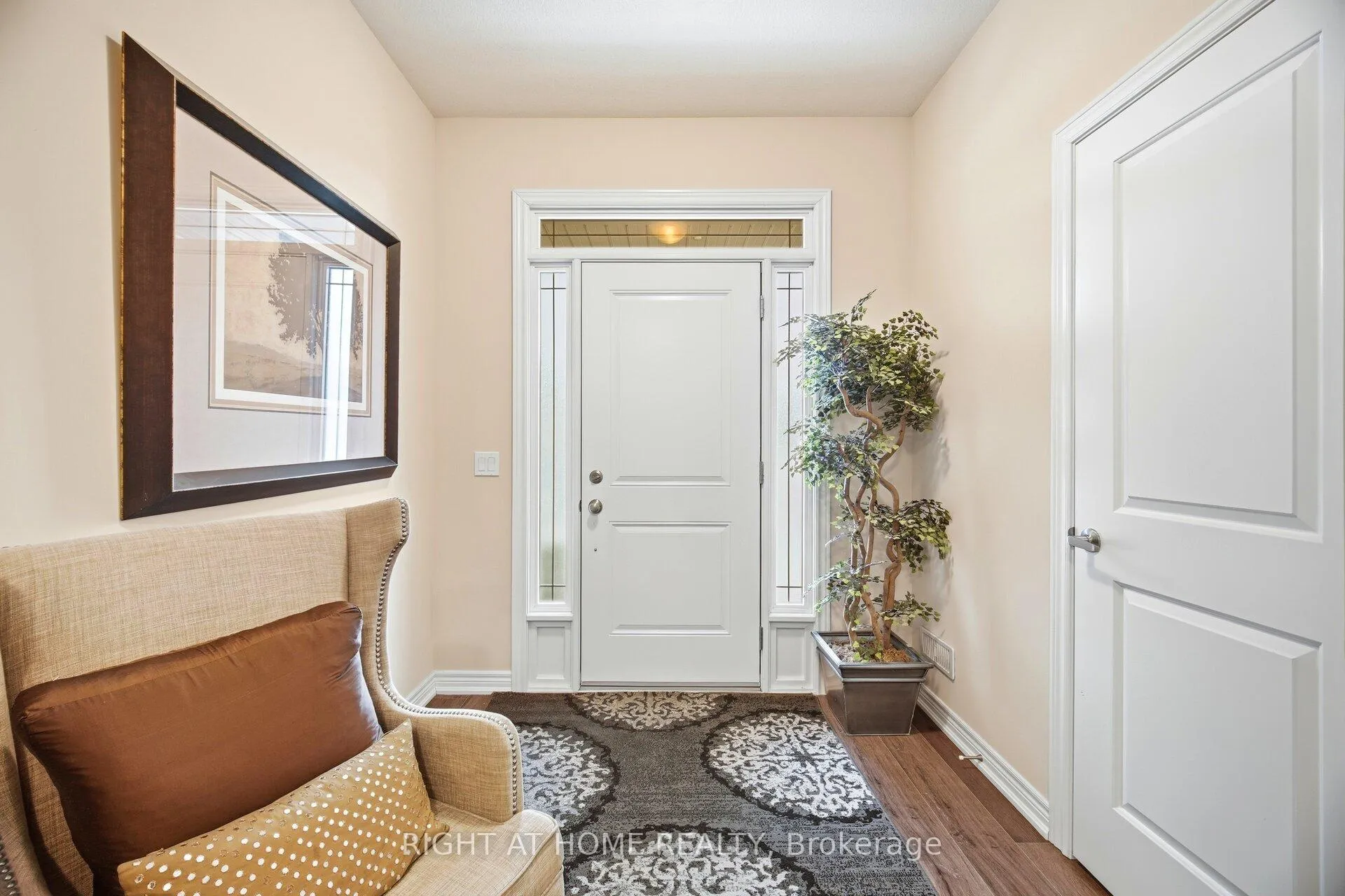 Photo 5 of Unit 61, 19 Picardy Drive, Hamilton, Stoney Creek Mountain — HOMEH