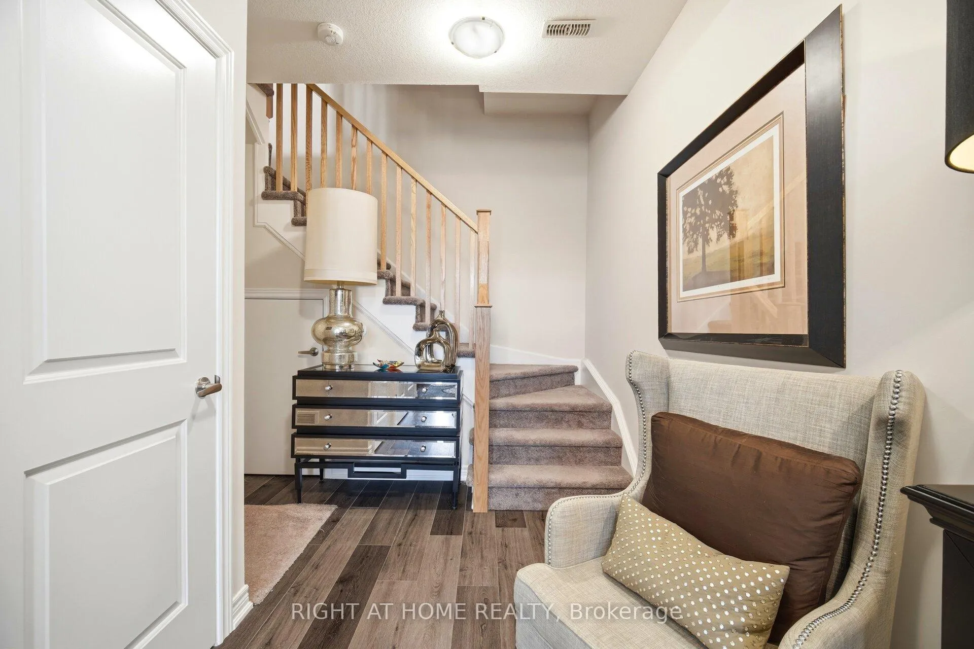 Photo 8 of Unit 61, 19 Picardy Drive, Hamilton, Stoney Creek Mountain — HOMEH