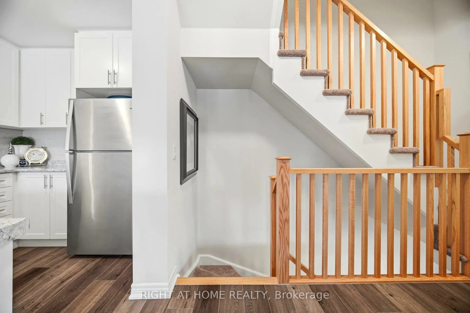 Photo 10 of Unit 61, 19 Picardy Drive, Hamilton, Stoney Creek Mountain — HOMEH