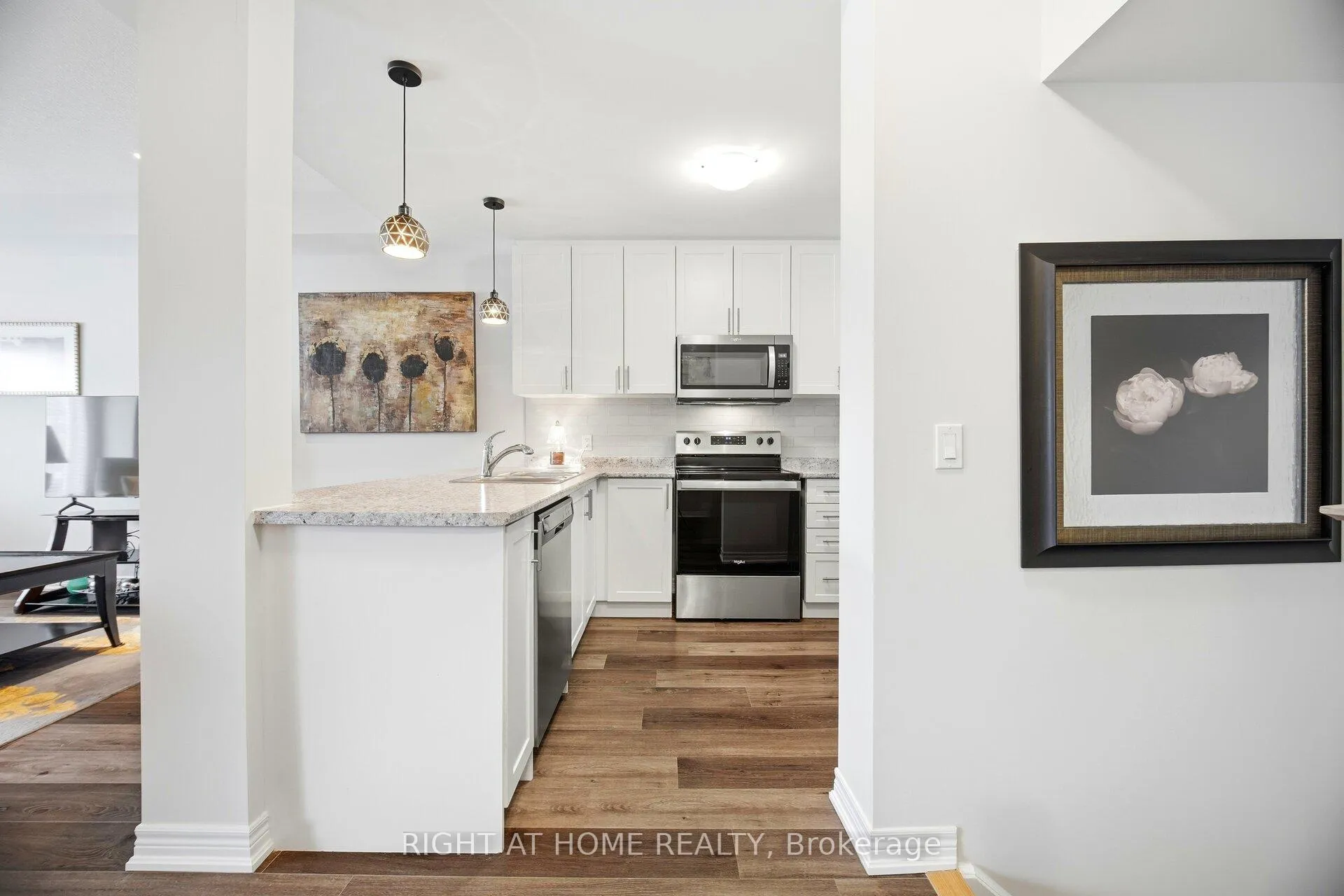 Photo 11 of Unit 61, 19 Picardy Drive, Hamilton, Stoney Creek Mountain — HOMEH
