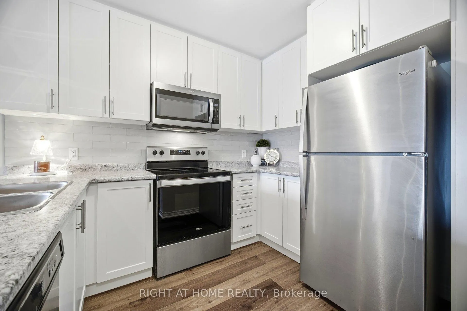 Photo 12 of Unit 61, 19 Picardy Drive, Hamilton, Stoney Creek Mountain — HOMEH