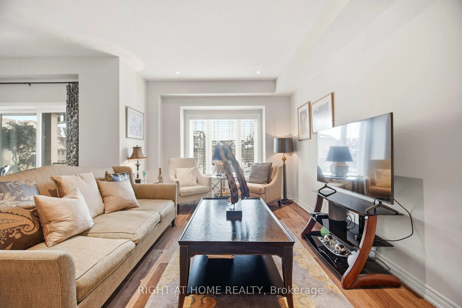 Photo 16 of Unit 61, 19 Picardy Drive, Hamilton, Stoney Creek Mountain — HOMEH