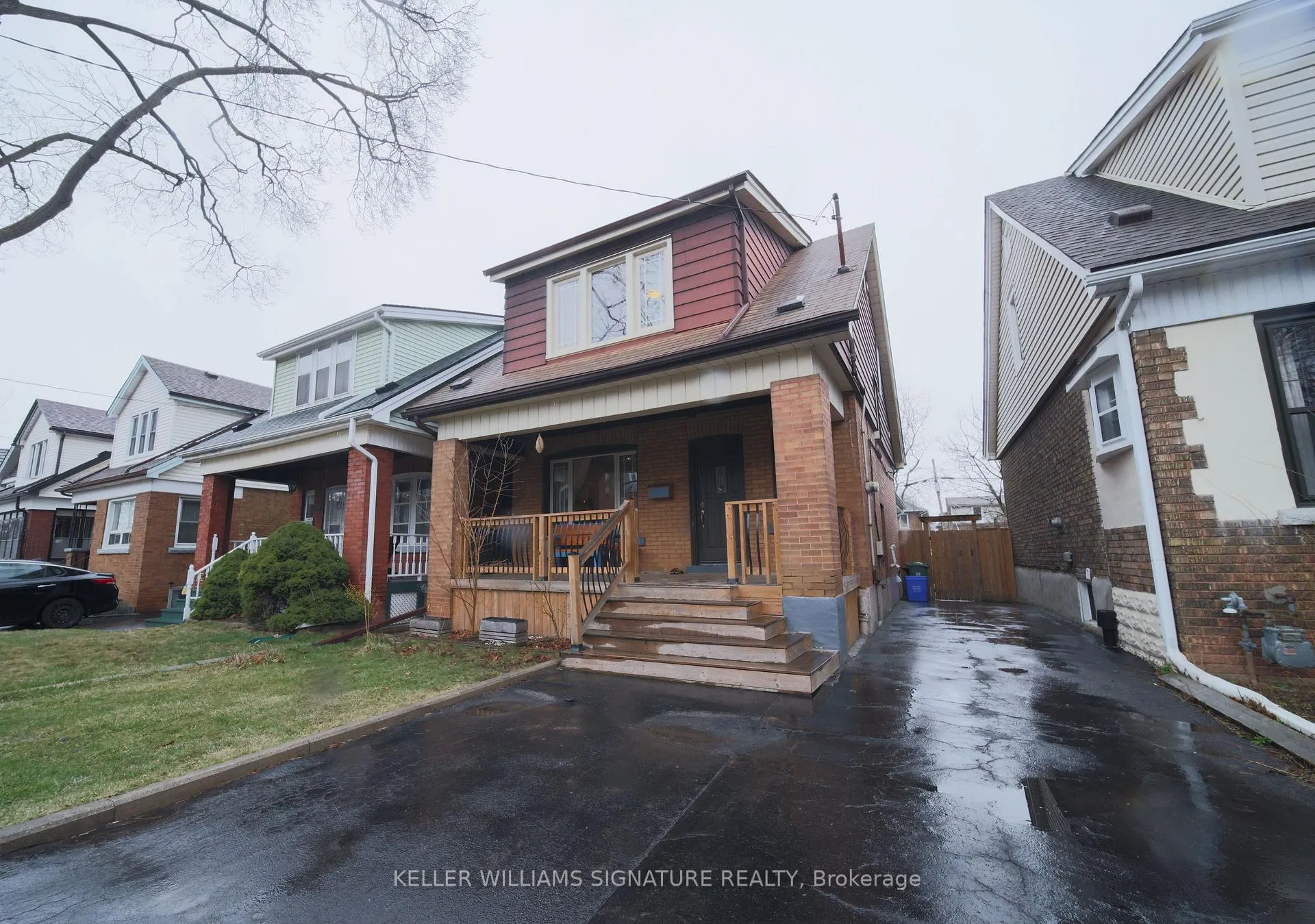 Photo 2 of 209 Balmoral Avenue S, Hamilton, Delta — HOMEH