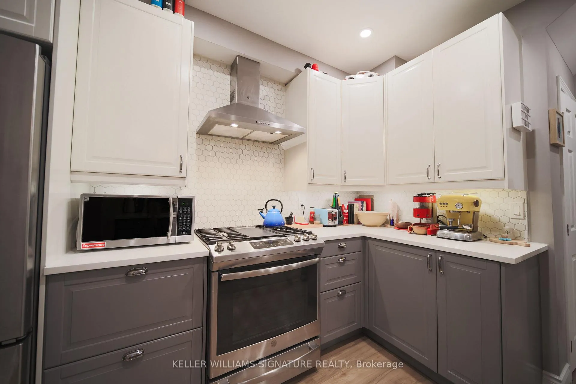 Photo 14 of 209 Balmoral Avenue S, Hamilton, Delta — HOMEH