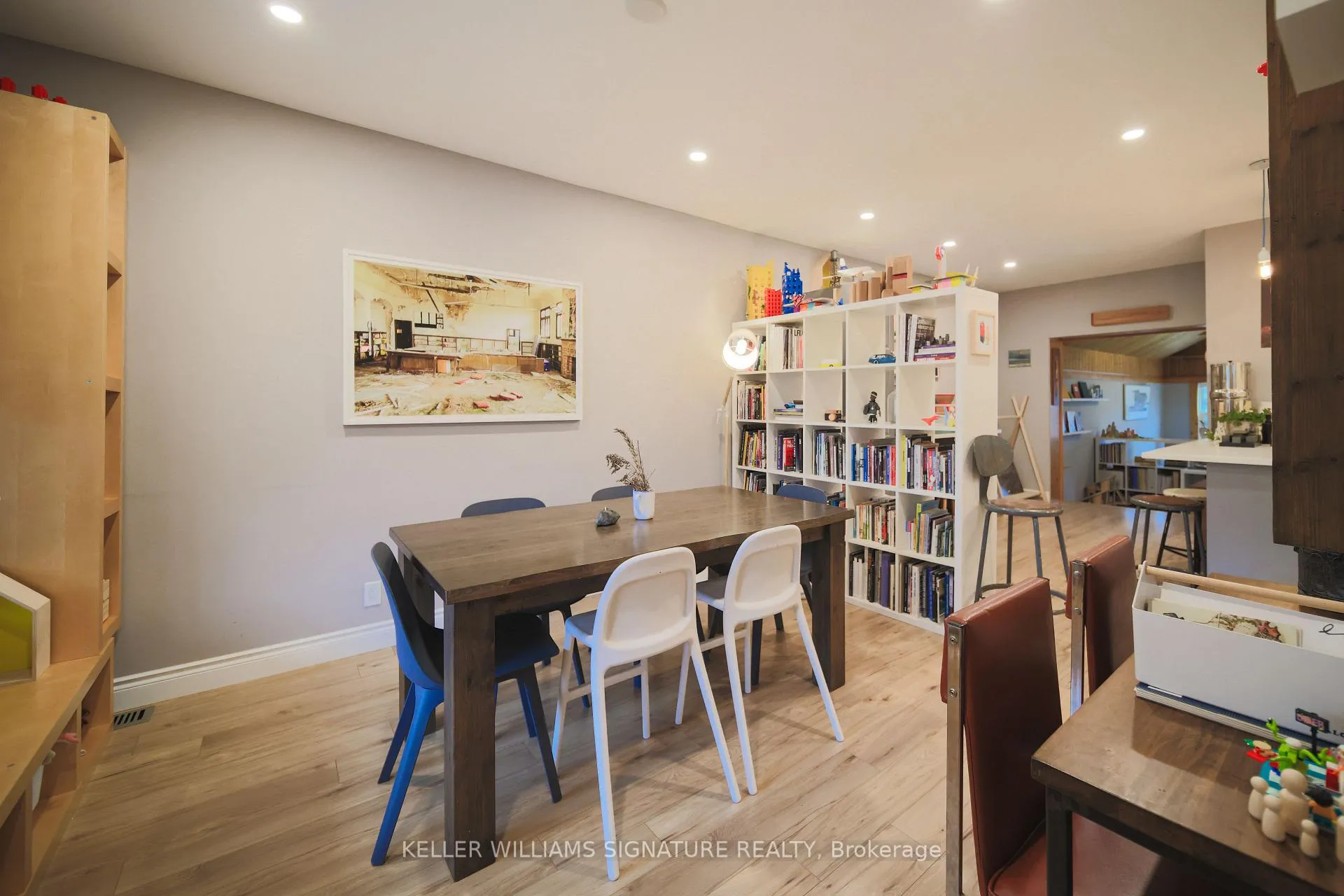 Photo 18 of 209 Balmoral Avenue S, Hamilton, Delta — HOMEH