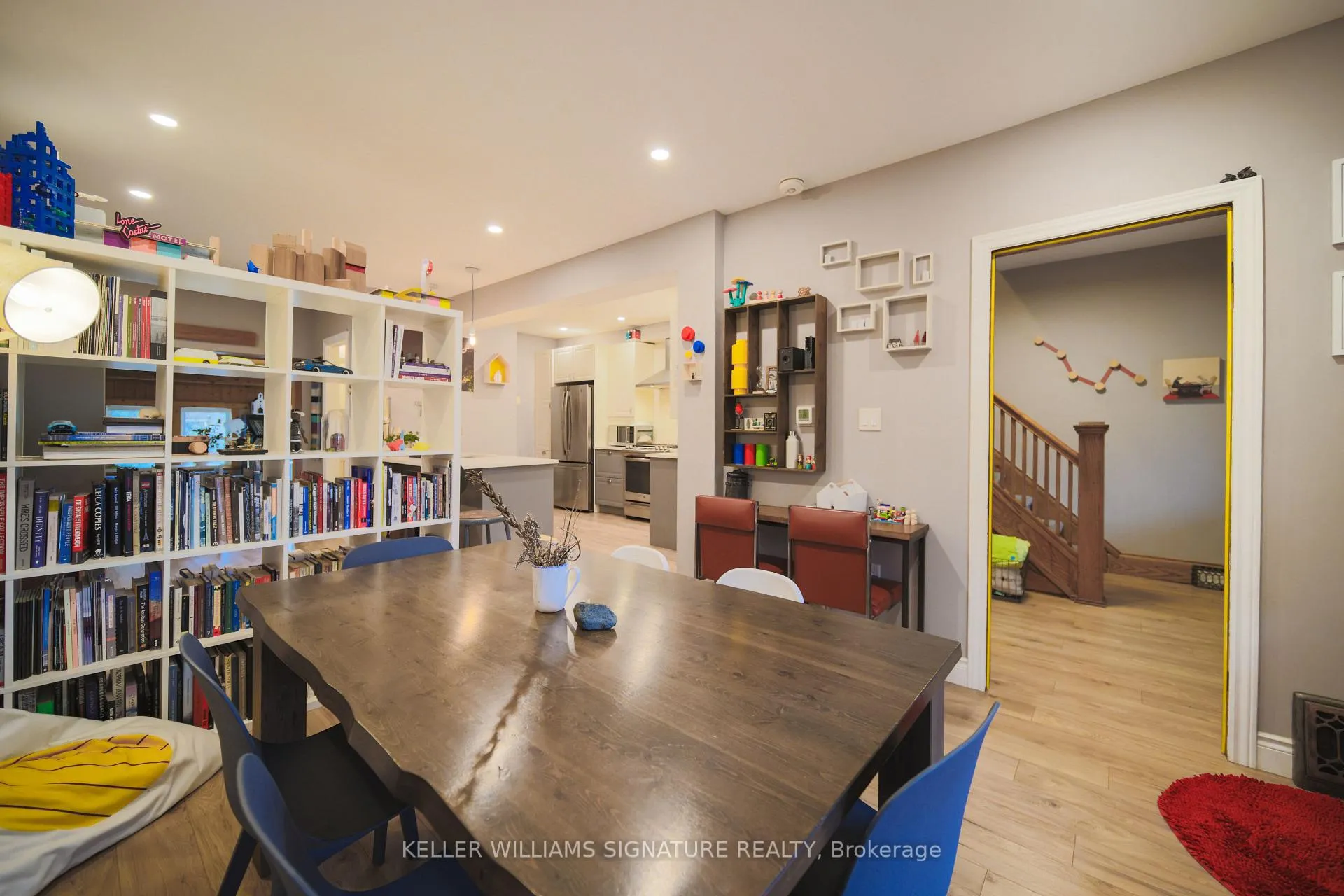 Photo 19 of 209 Balmoral Avenue S, Hamilton, Delta — HOMEH