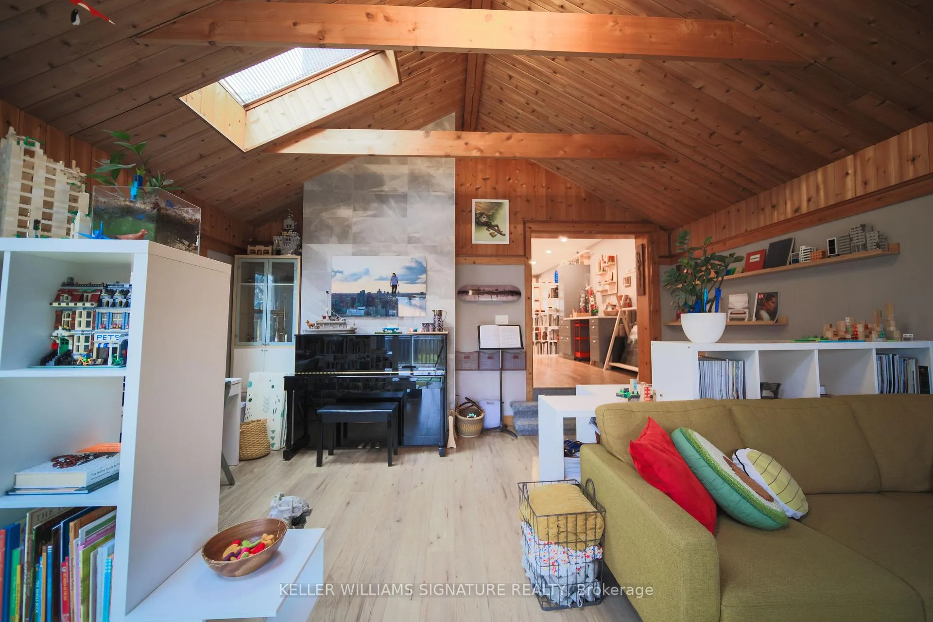 Photo 22 of 209 Balmoral Avenue S, Hamilton, Delta — HOMEH