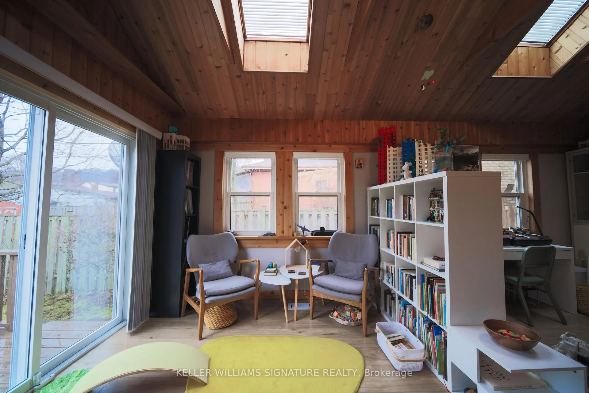 Photo 23 of 209 Balmoral Avenue S, Hamilton, Delta — HOMEH