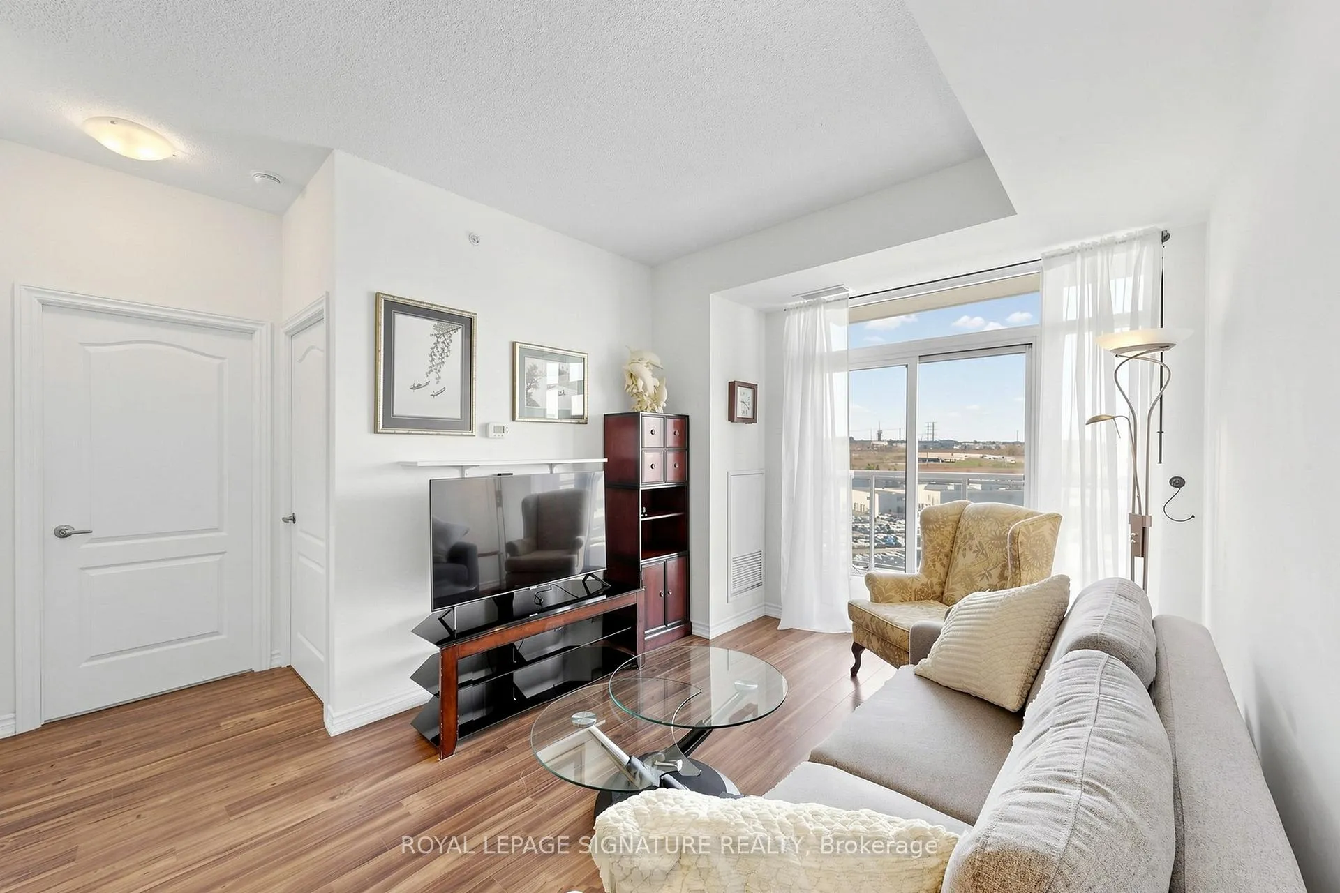 Photo 3 of Unit 816, 8323 Kennedy Road, Markham, Village Green-South Unionville — HOMEH