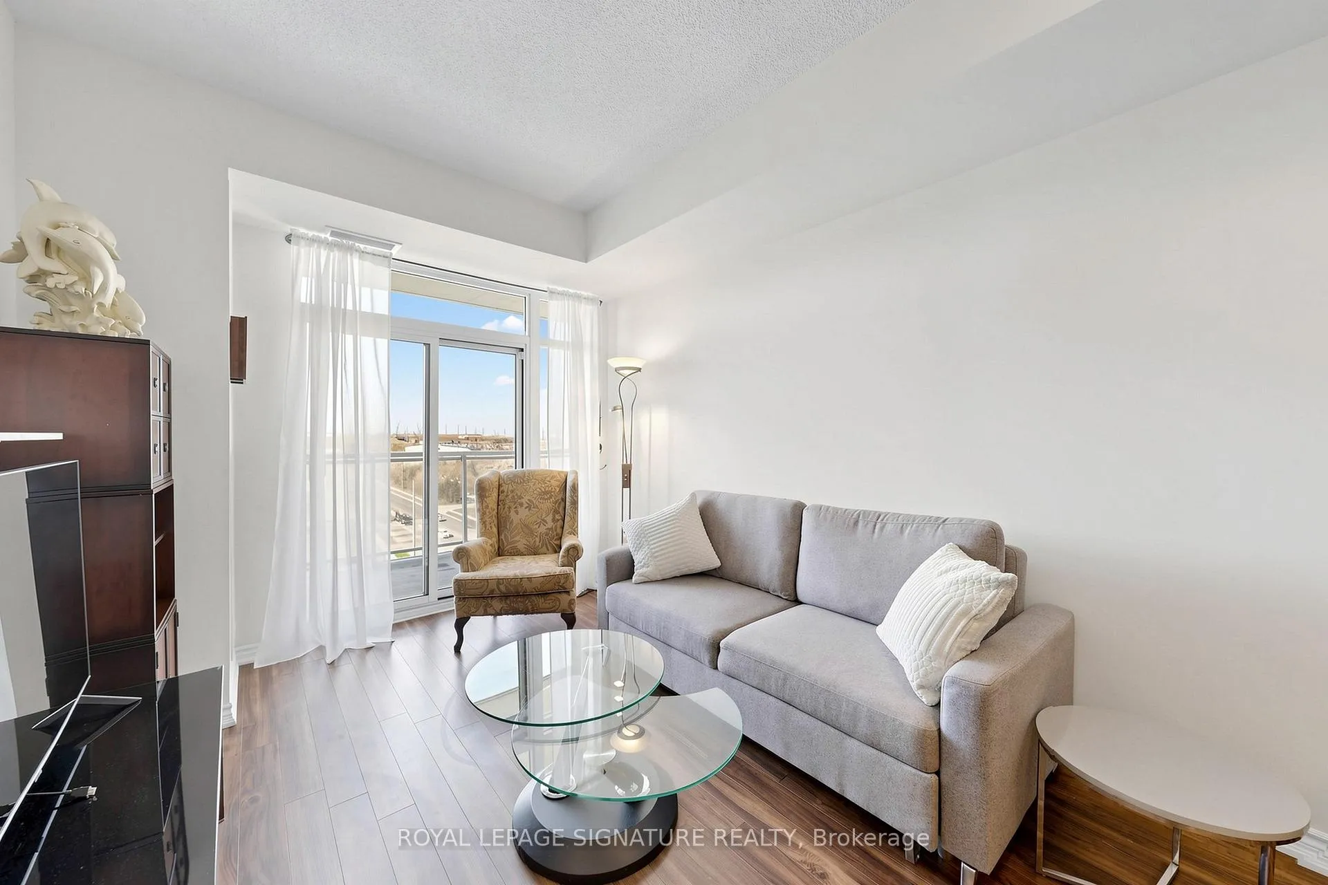Photo 4 of Unit 816, 8323 Kennedy Road, Markham, Village Green-South Unionville — HOMEH