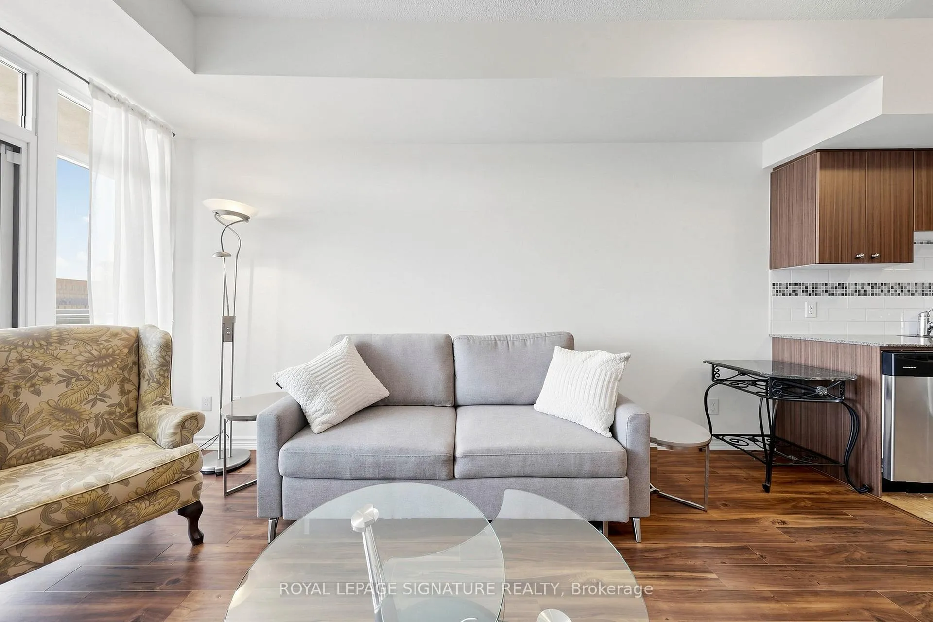 Photo 6 of Unit 816, 8323 Kennedy Road, Markham, Village Green-South Unionville — HOMEH
