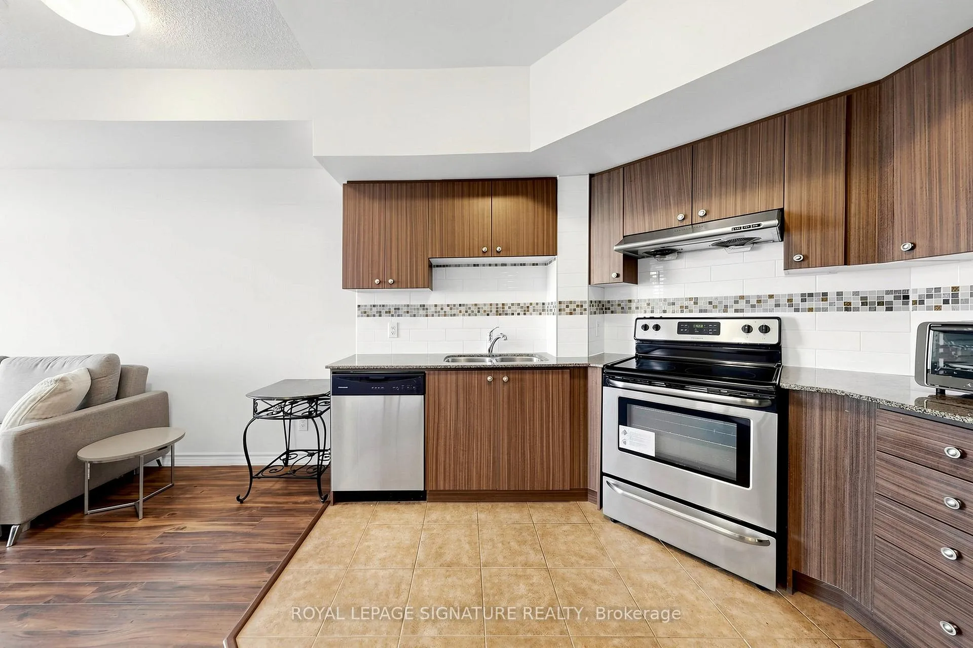 Photo 10 of Unit 816, 8323 Kennedy Road, Markham, Village Green-South Unionville — HOMEH