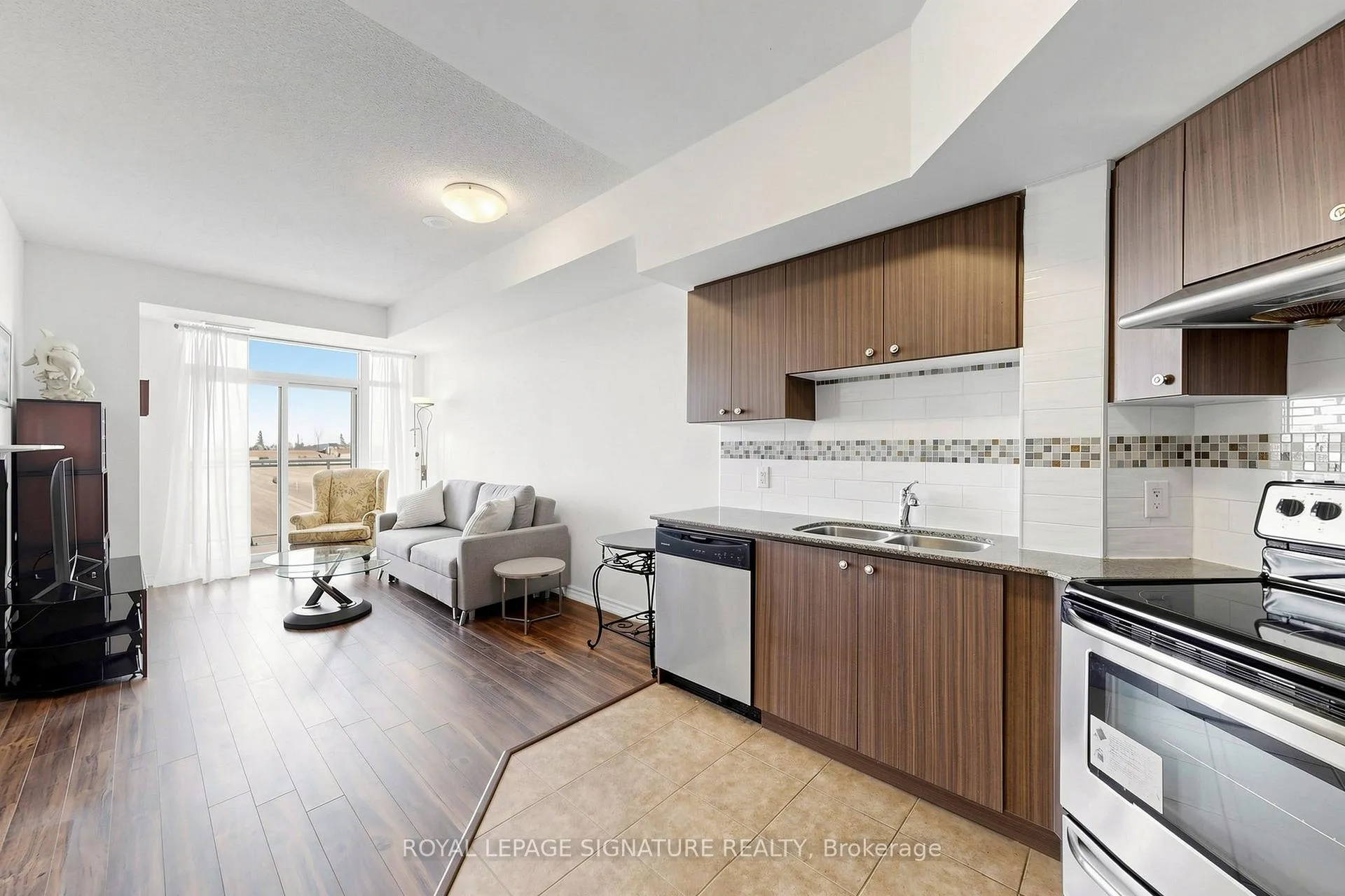 Photo 11 of Unit 816, 8323 Kennedy Road, Markham, Village Green-South Unionville — HOMEH