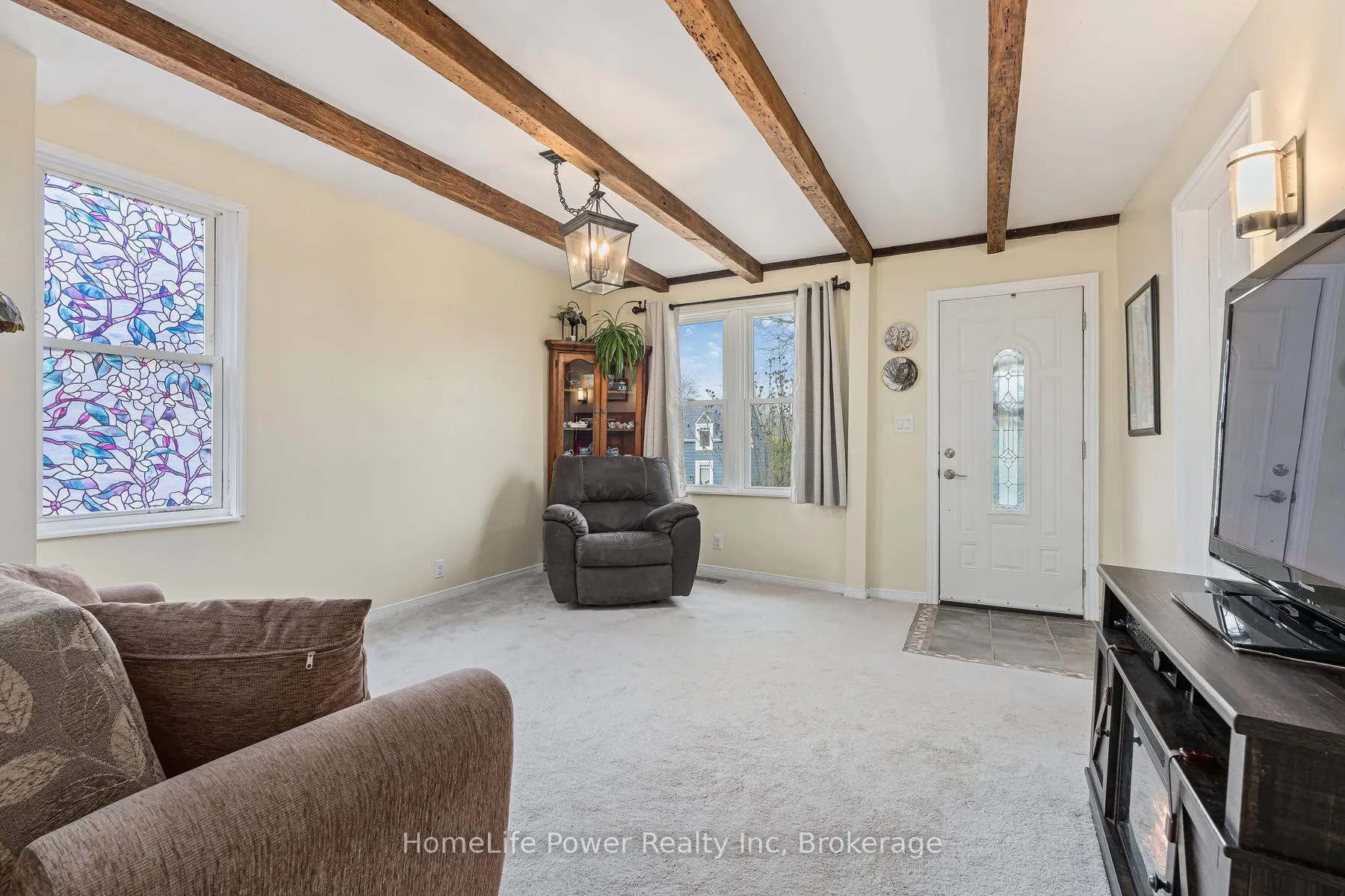Photo 3 of 14 Erin Street, Halton Hills, Glen Williams — HOMEH