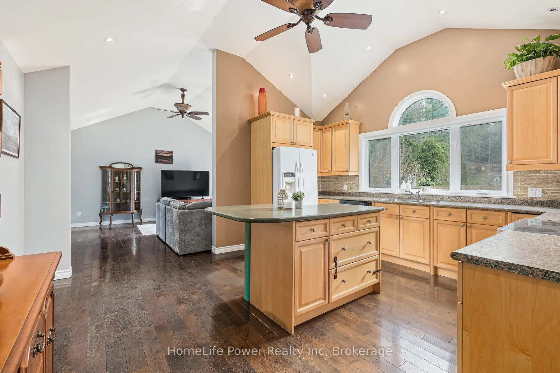 Photo 10 of 14 Erin Street, Halton Hills, Glen Williams — HOMEH