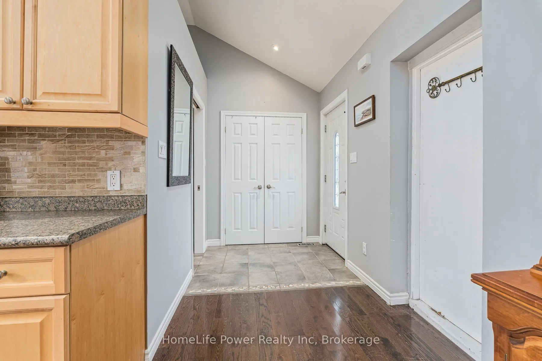 Photo 11 of 14 Erin Street, Halton Hills, Glen Williams — HOMEH