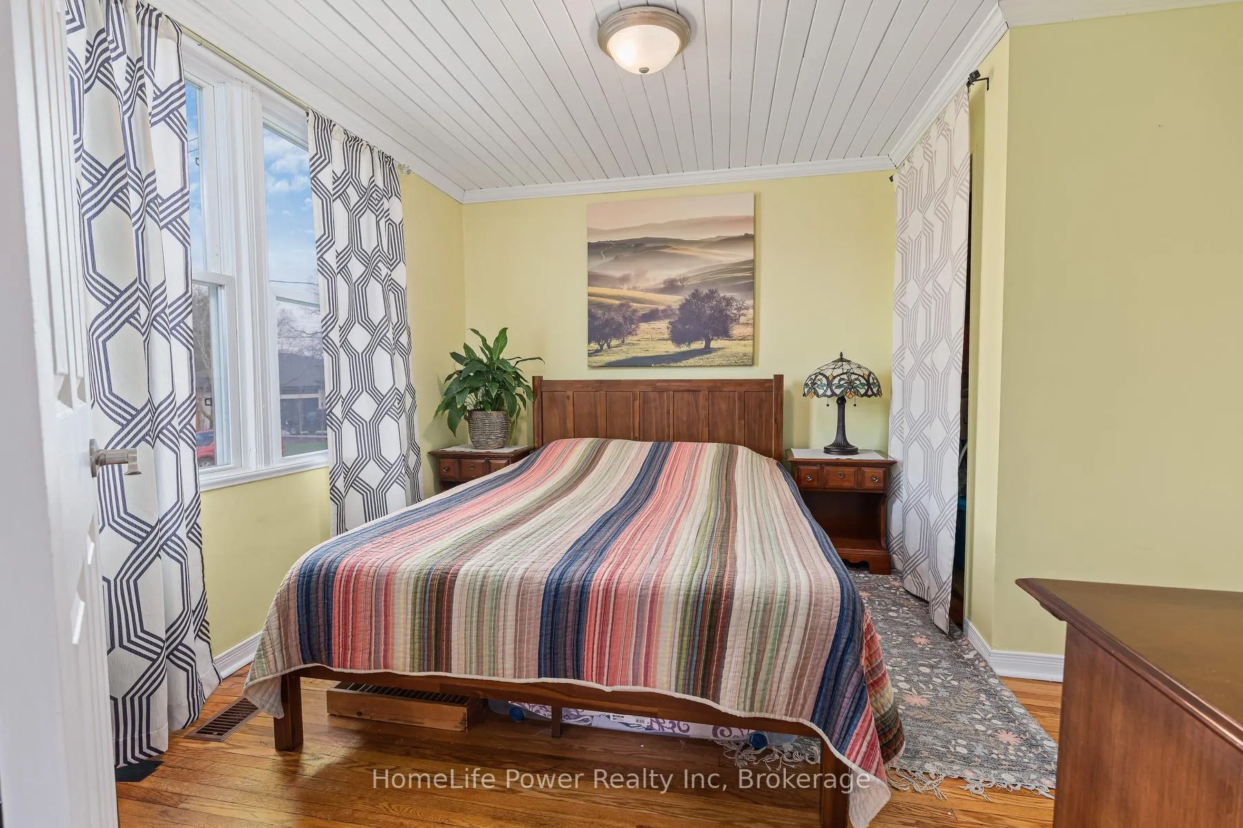 Photo 17 of 14 Erin Street, Halton Hills, Glen Williams — HOMEH