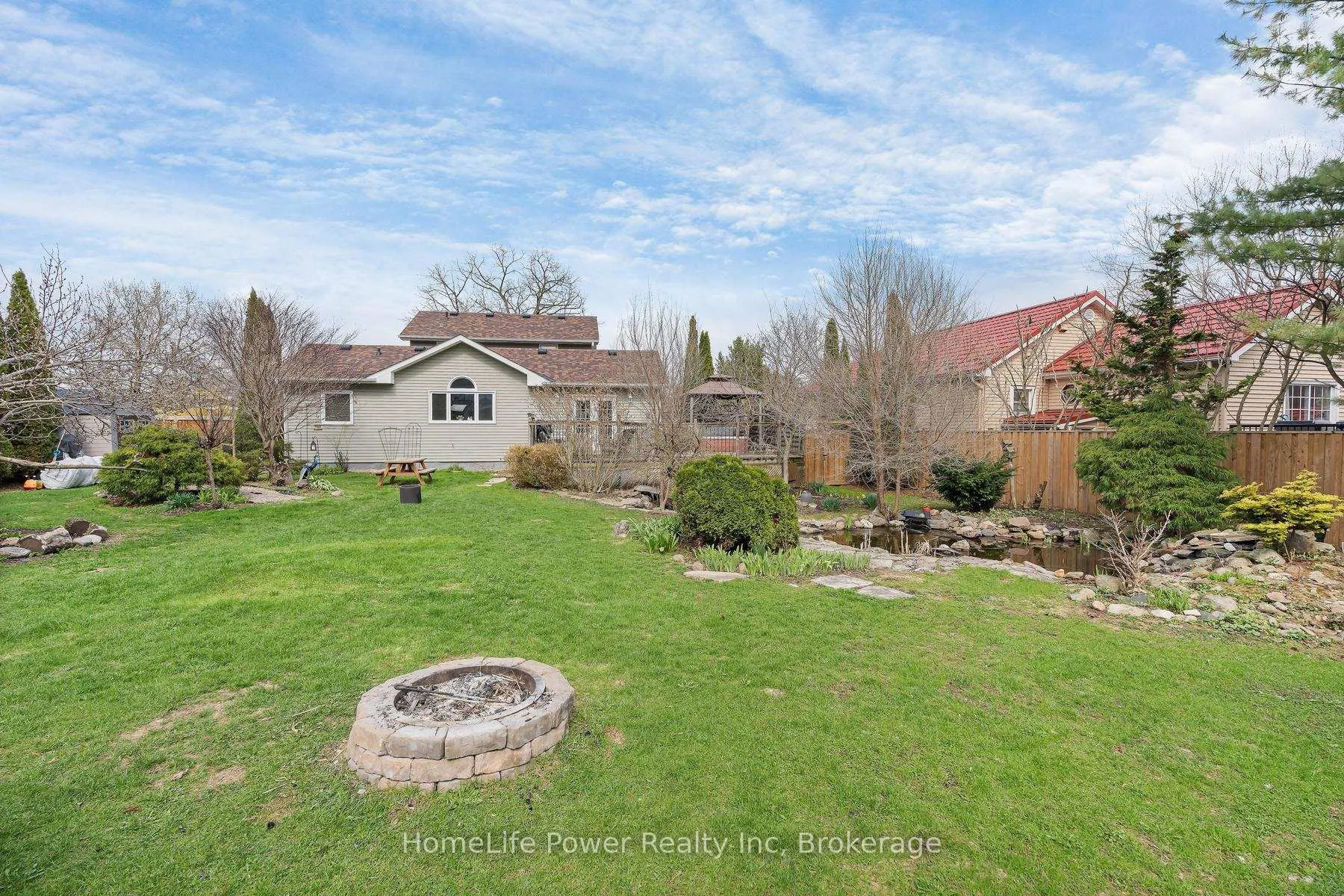 Photo 32 of 14 Erin Street, Halton Hills, Glen Williams — HOMEH