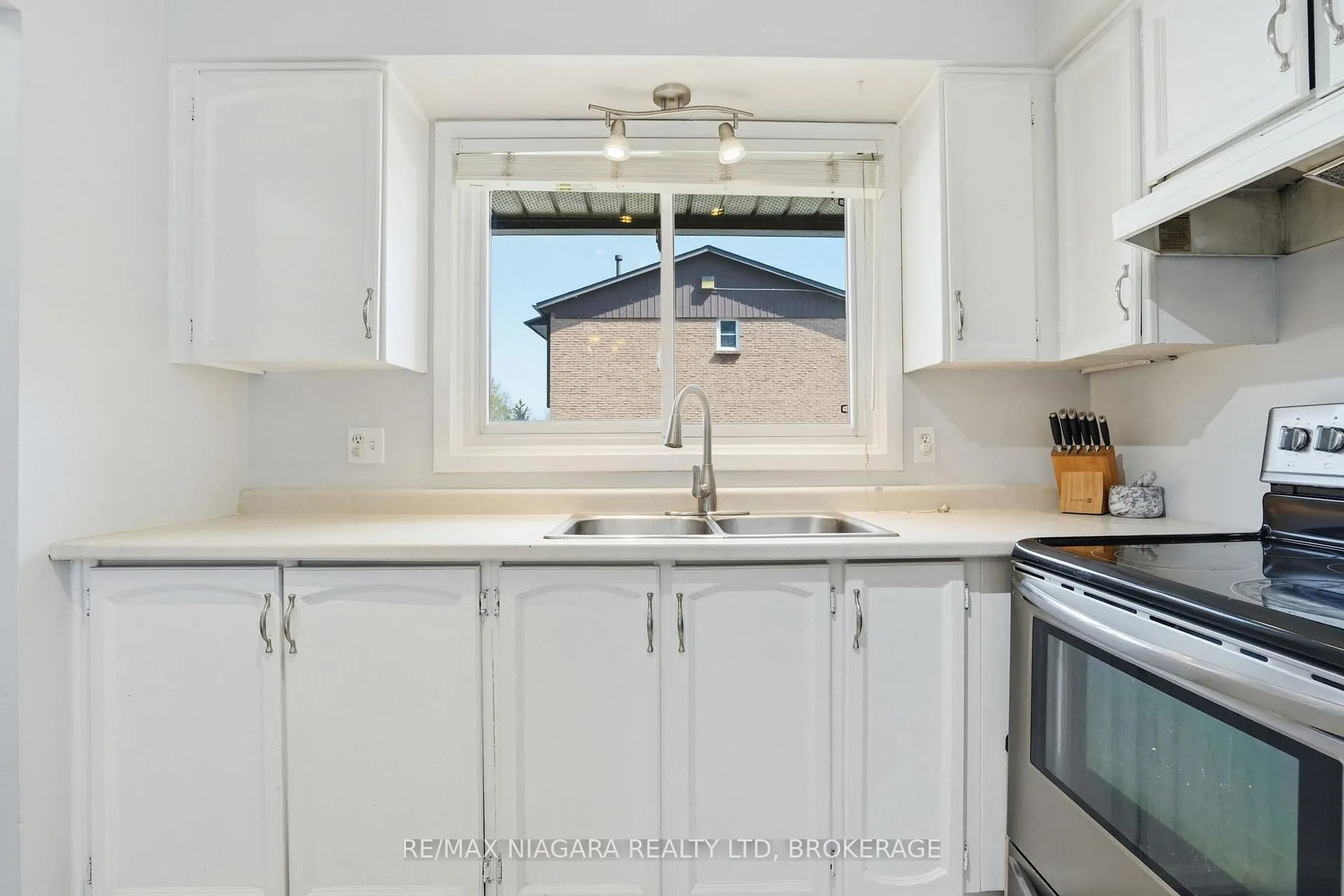 Photo 11 of Unit 64, 151 Linwell Road, St. Catharines, Lakeport — HOMEH
