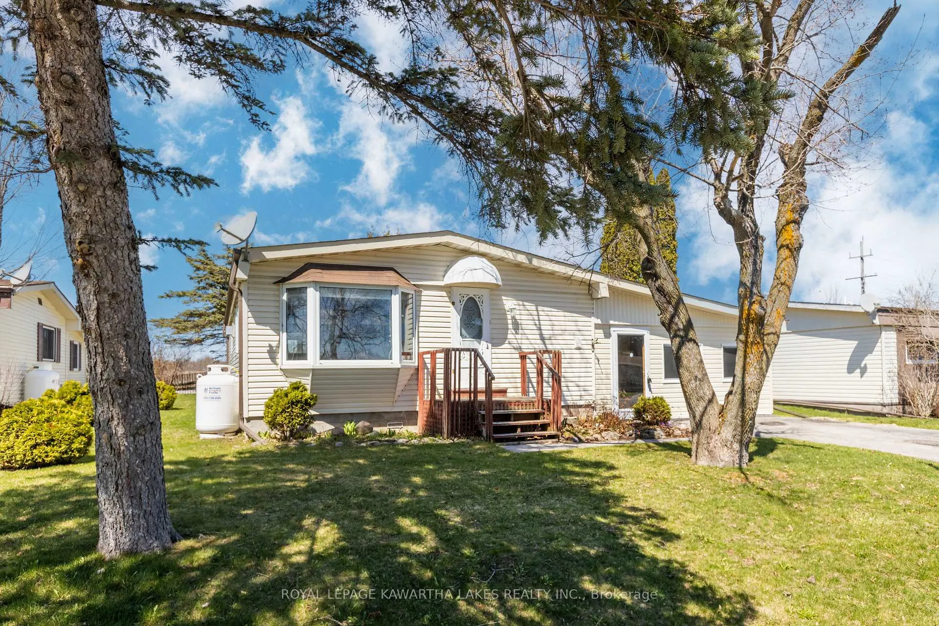 Photo 1 of 6 Circle Drive, Kawartha Lakes, Fenelon — HOMEH