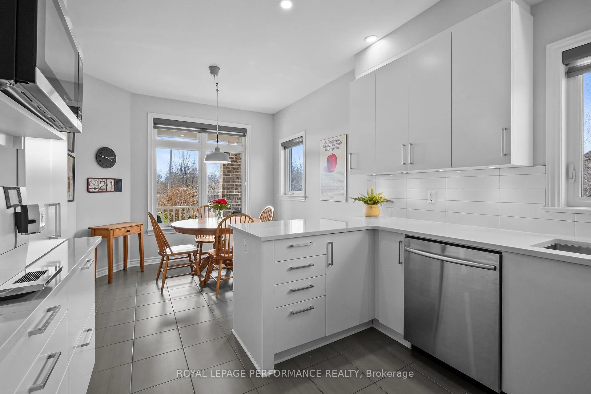Photo 12 of 527 Silverbell Crescent, Ottawa, Blossom Park/Kemp Park/Findlay Creek — HOMEH