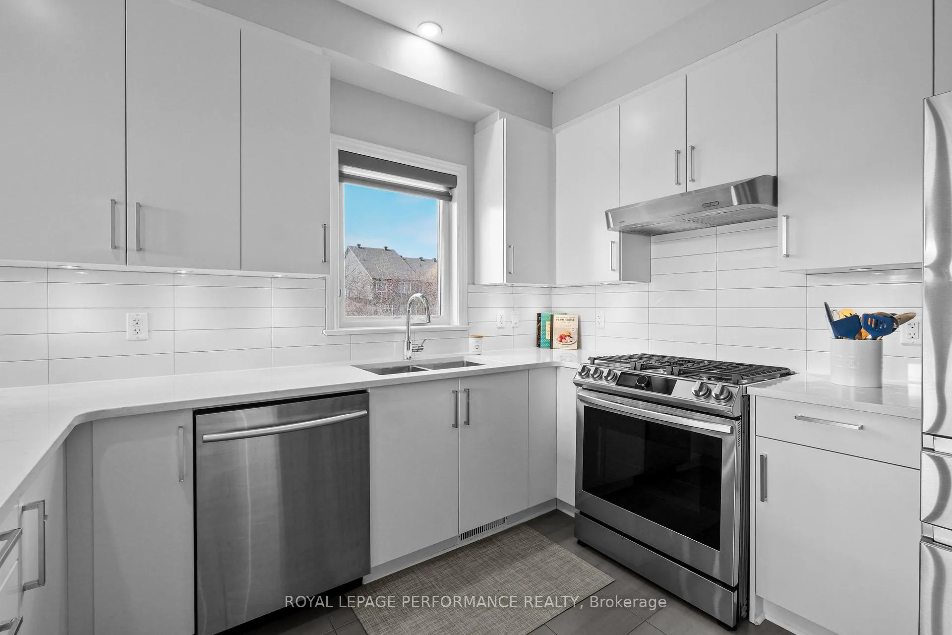 Photo 13 of 527 Silverbell Crescent, Ottawa, Blossom Park/Kemp Park/Findlay Creek — HOMEH