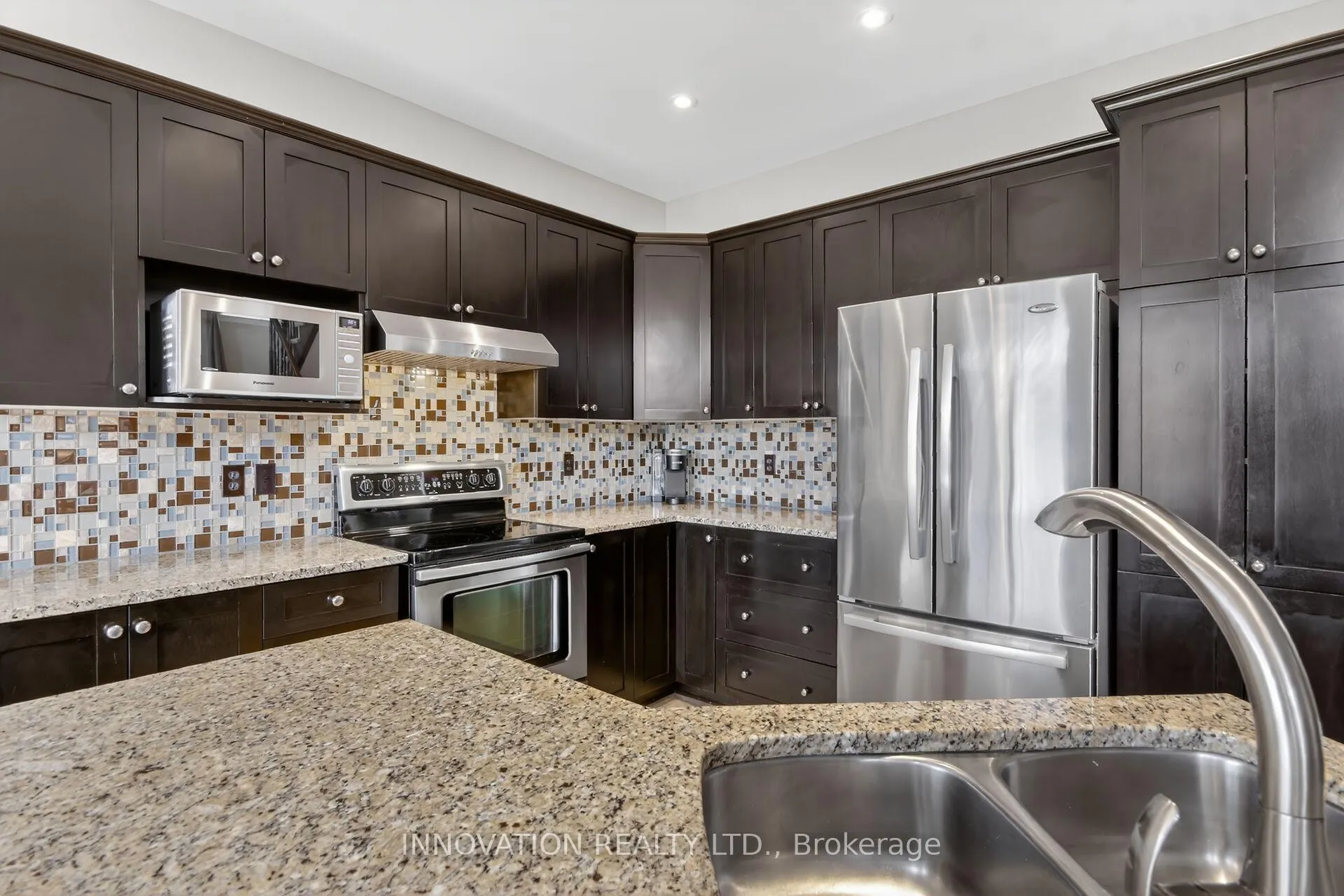 Photo 10 of 108 August Lily Crescent, Ottawa, Riverside South/Gloucester Glen — HOMEH