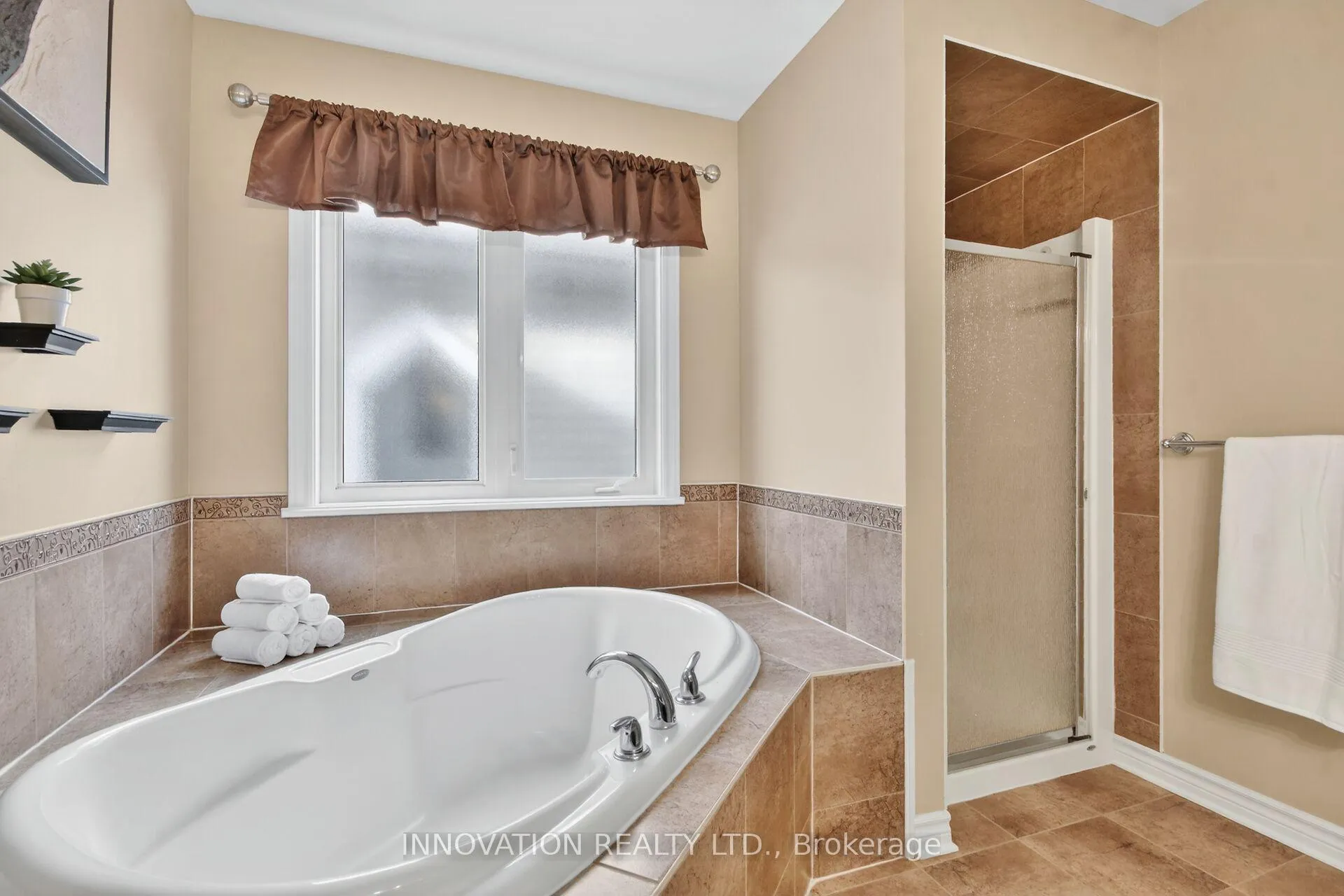 Photo 20 of 108 August Lily Crescent, Ottawa, Riverside South/Gloucester Glen — HOMEH