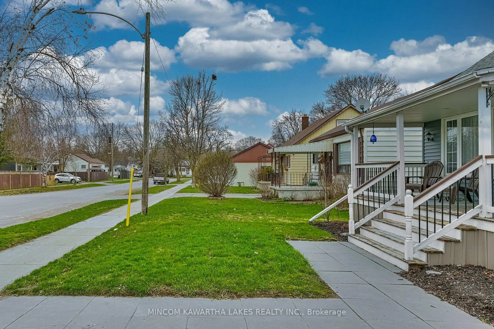 Photo 3 of 374 Grady Avenue, Peterborough, Otonabee Ward 1 — HOMEH