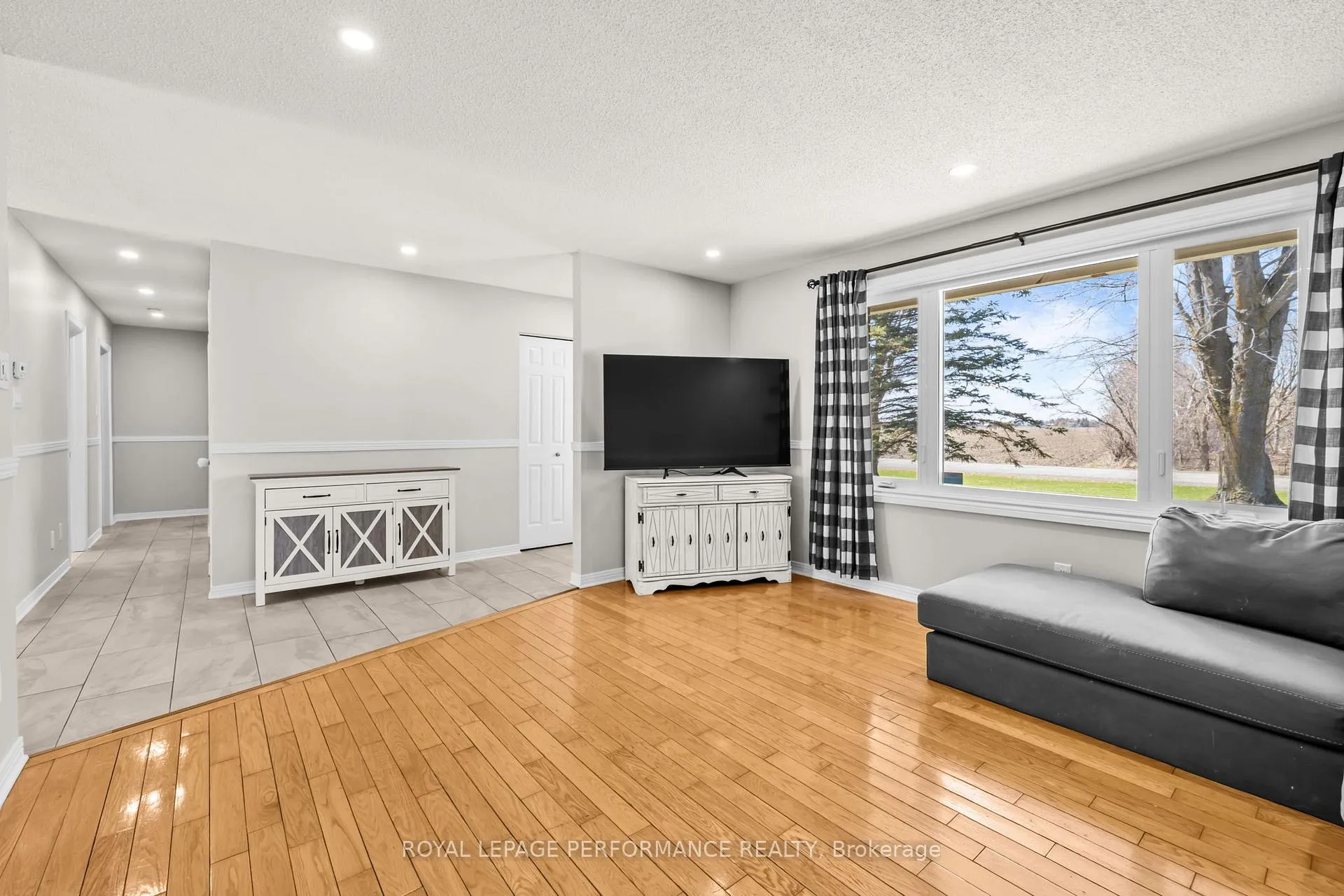 Photo 11 of 1547 St Jacques Road, Russell, Russell Twp — HOMEH
