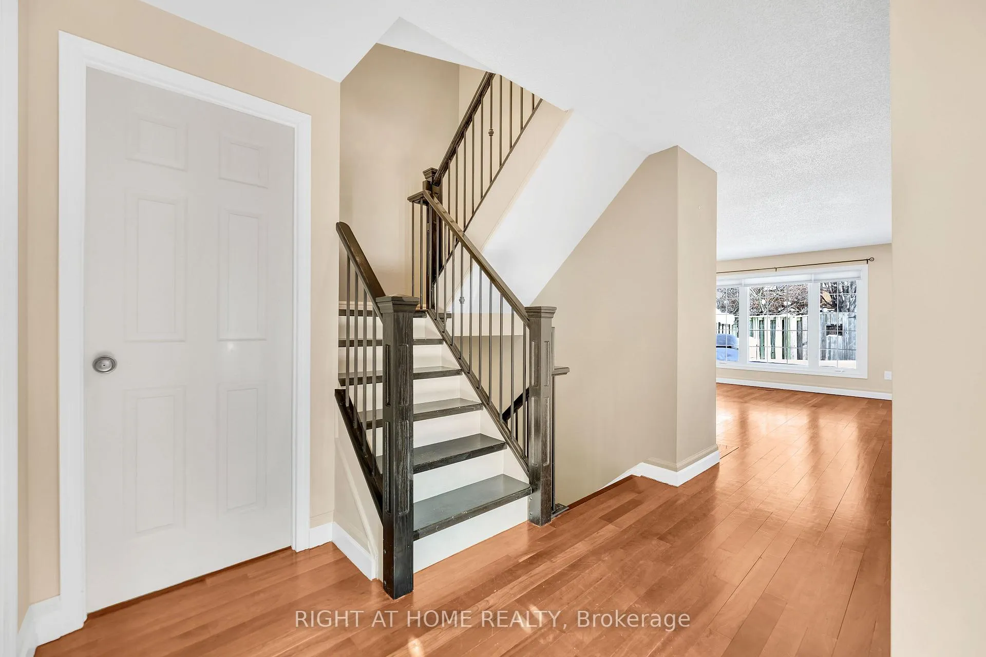 Photo 13 of Unit 3, 104 Woodlawn Road E, Guelph, Victoria North — HOMEH