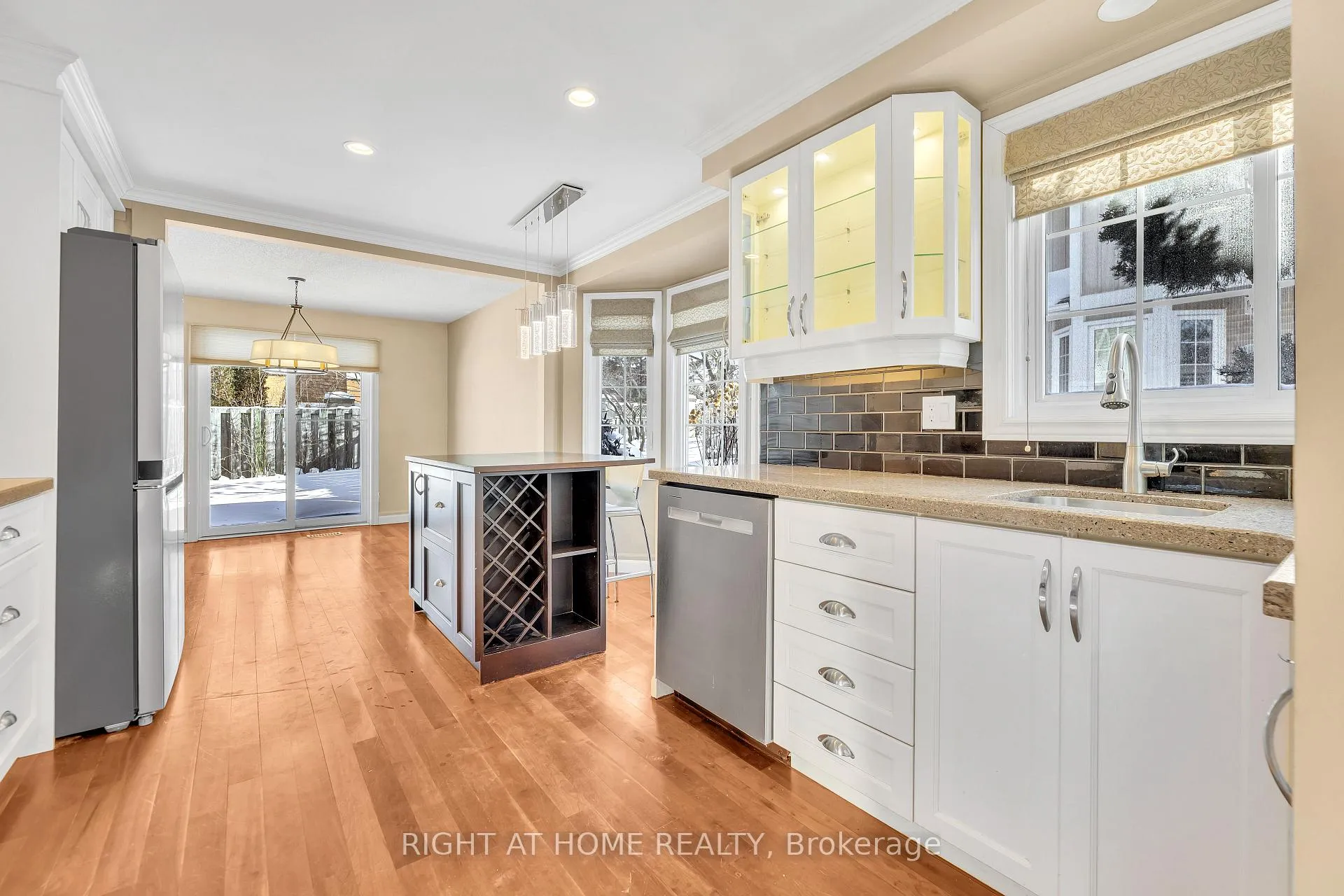 Photo 16 of Unit 3, 104 Woodlawn Road E, Guelph, Victoria North — HOMEH