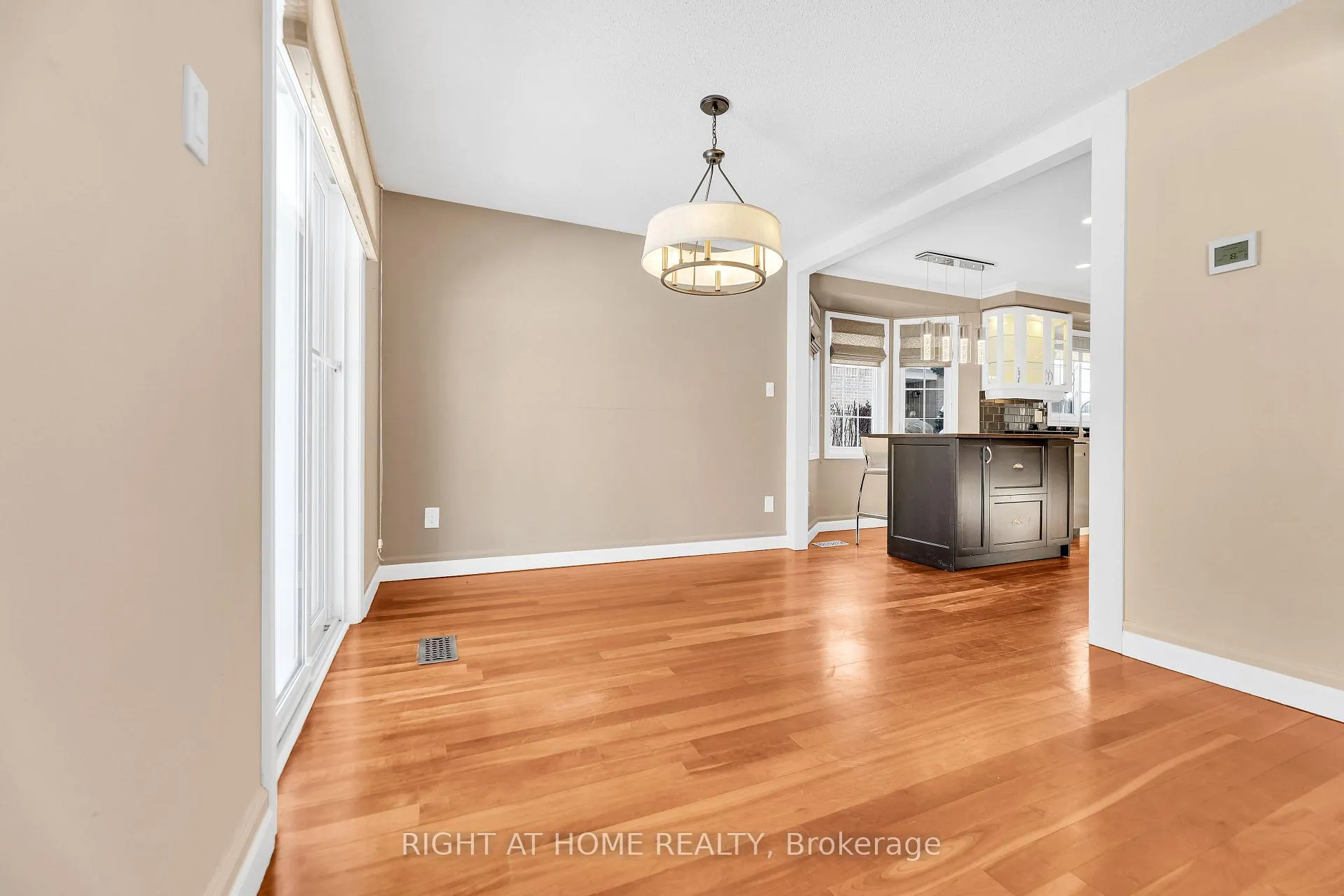 Photo 25 of Unit 3, 104 Woodlawn Road E, Guelph, Victoria North — HOMEH