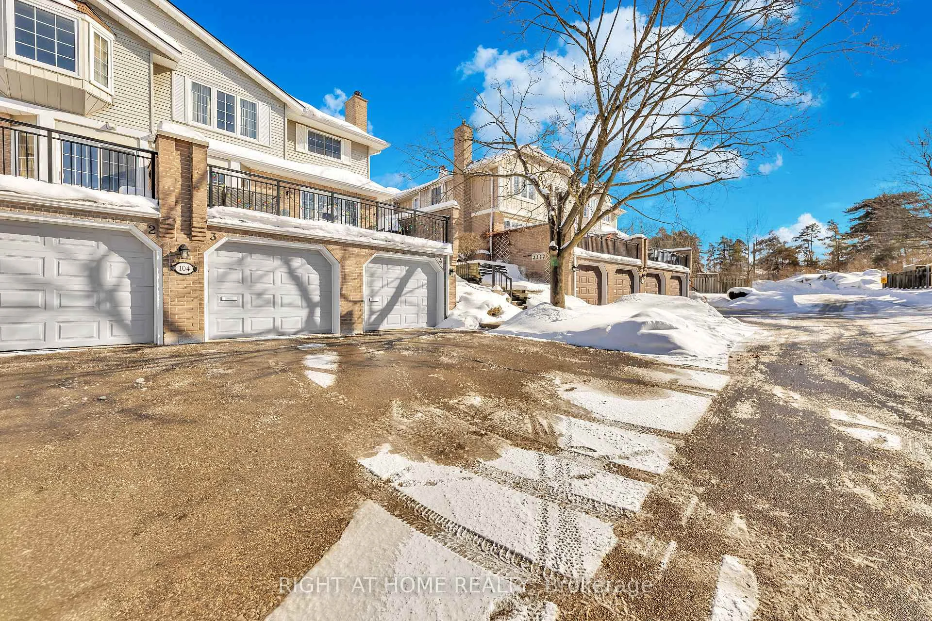 Photo 4 of Unit 3, 104 Woodlawn Road E, Guelph, Victoria North — HOMEH