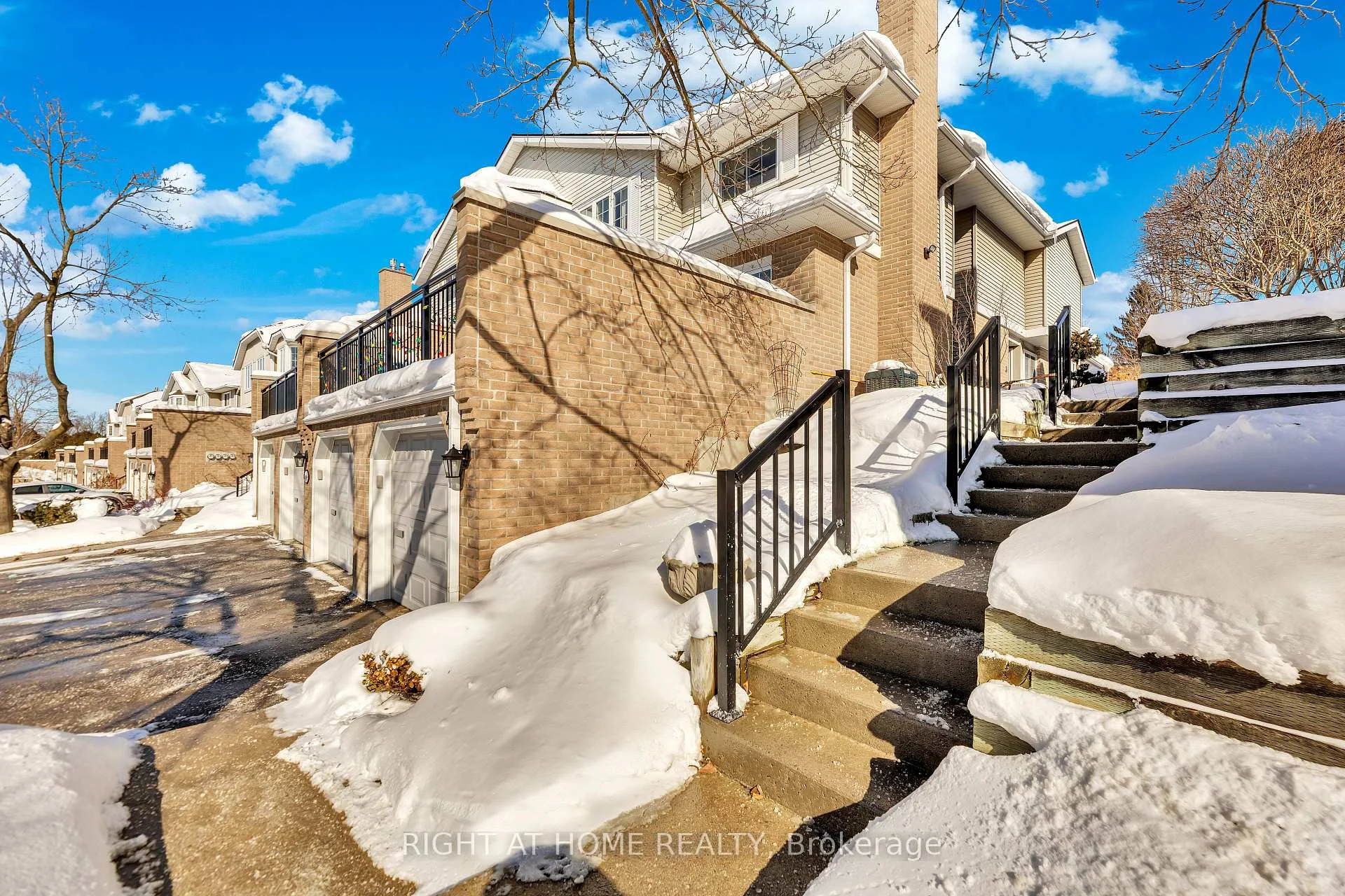 Photo 10 of Unit 3, 104 Woodlawn Road E, Guelph, Victoria North — HOMEH