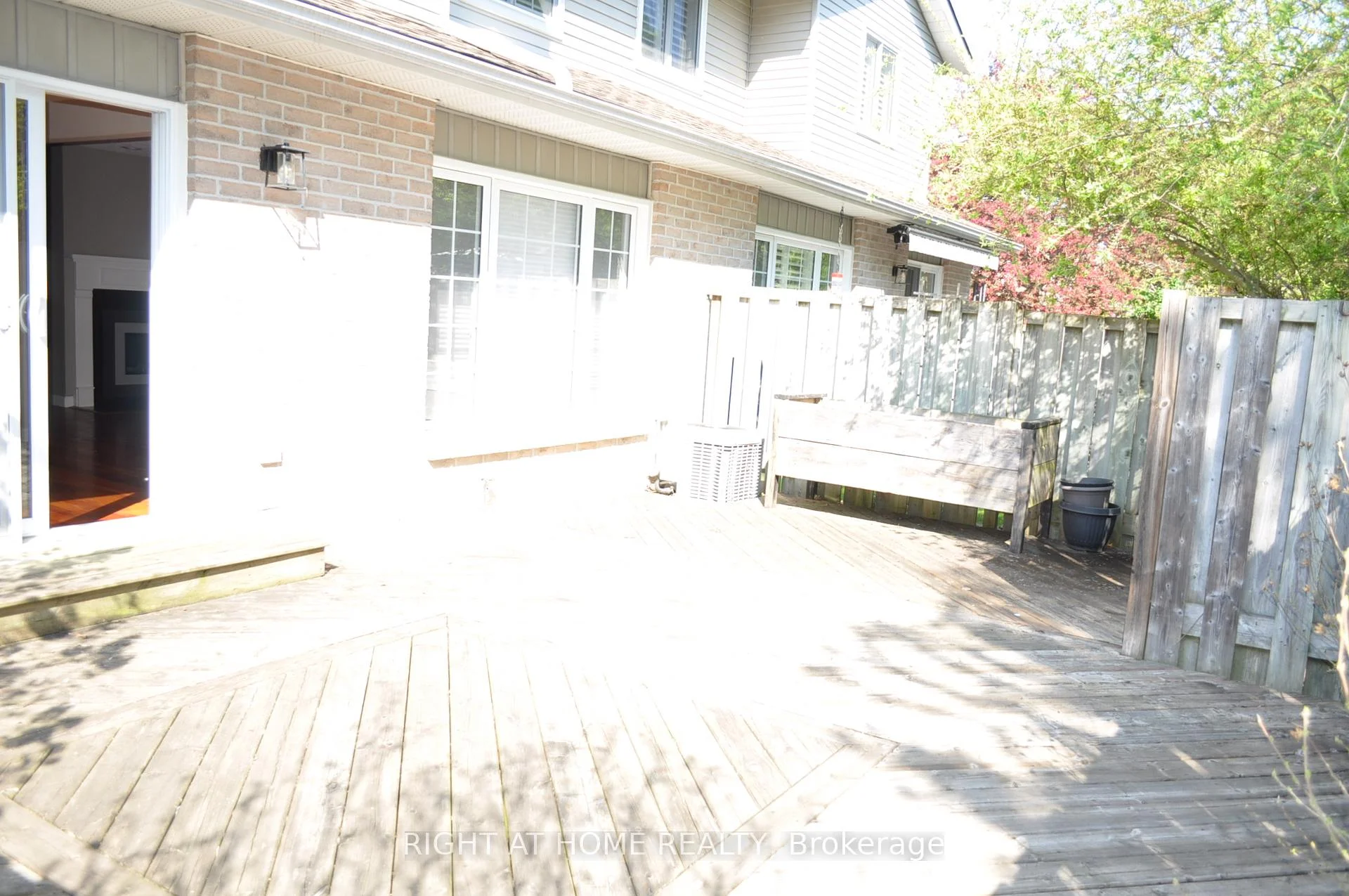 Photo 55 of Unit 3, 104 Woodlawn Road E, Guelph, Victoria North — HOMEH