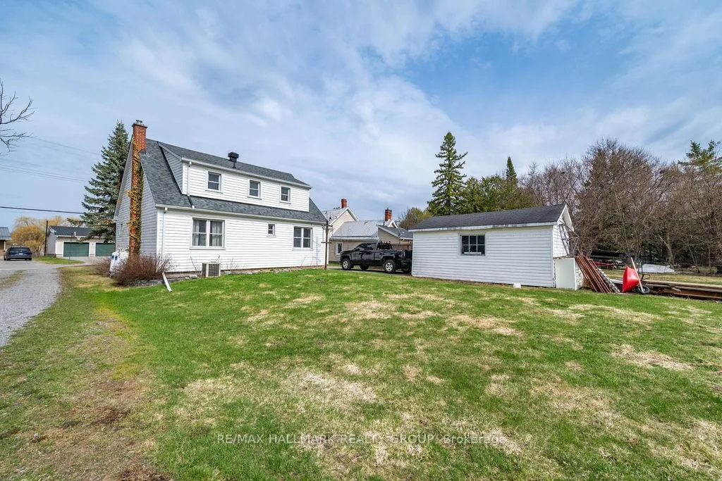 Photo 4 of 50 Poole Street, McNab/Braeside, Mcnab/Braeside Twps — HOMEH