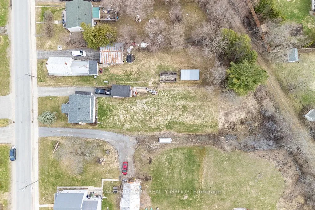 Photo 8 of 50 Poole Street, McNab/Braeside, Mcnab/Braeside Twps — HOMEH