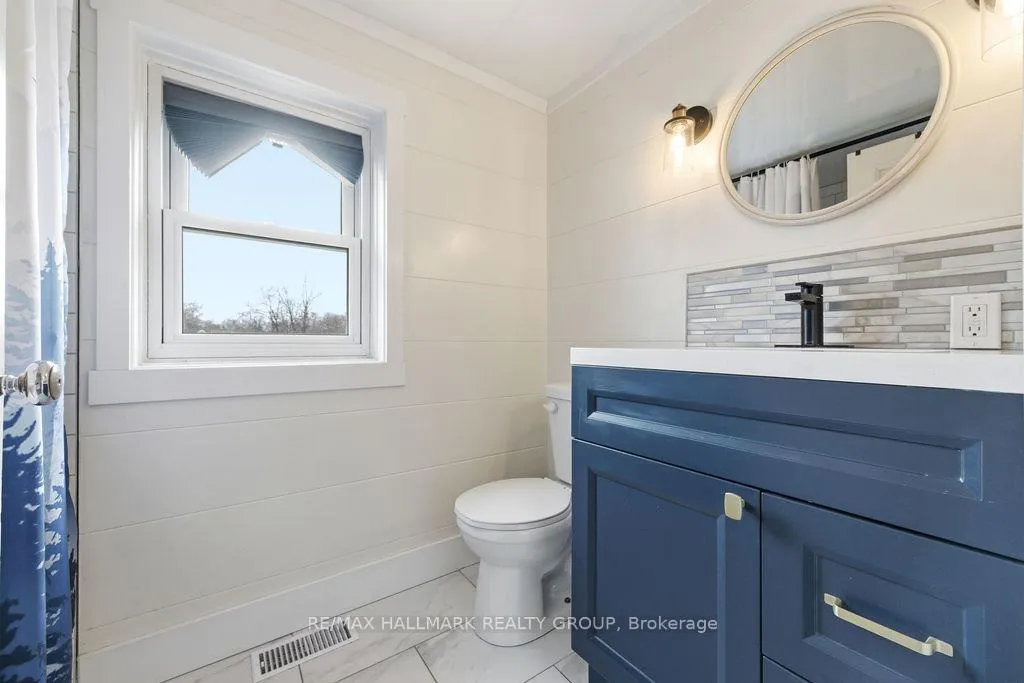 Photo 24 of 50 Poole Street, McNab/Braeside, Mcnab/Braeside Twps — HOMEH